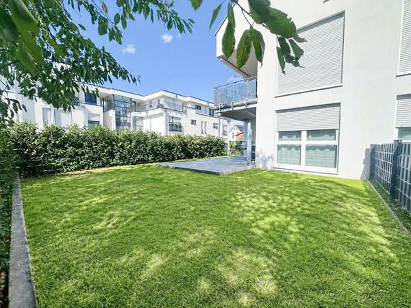 Moderne Erdgeschosswohnung mit großem Traumgarten in Griesheim!