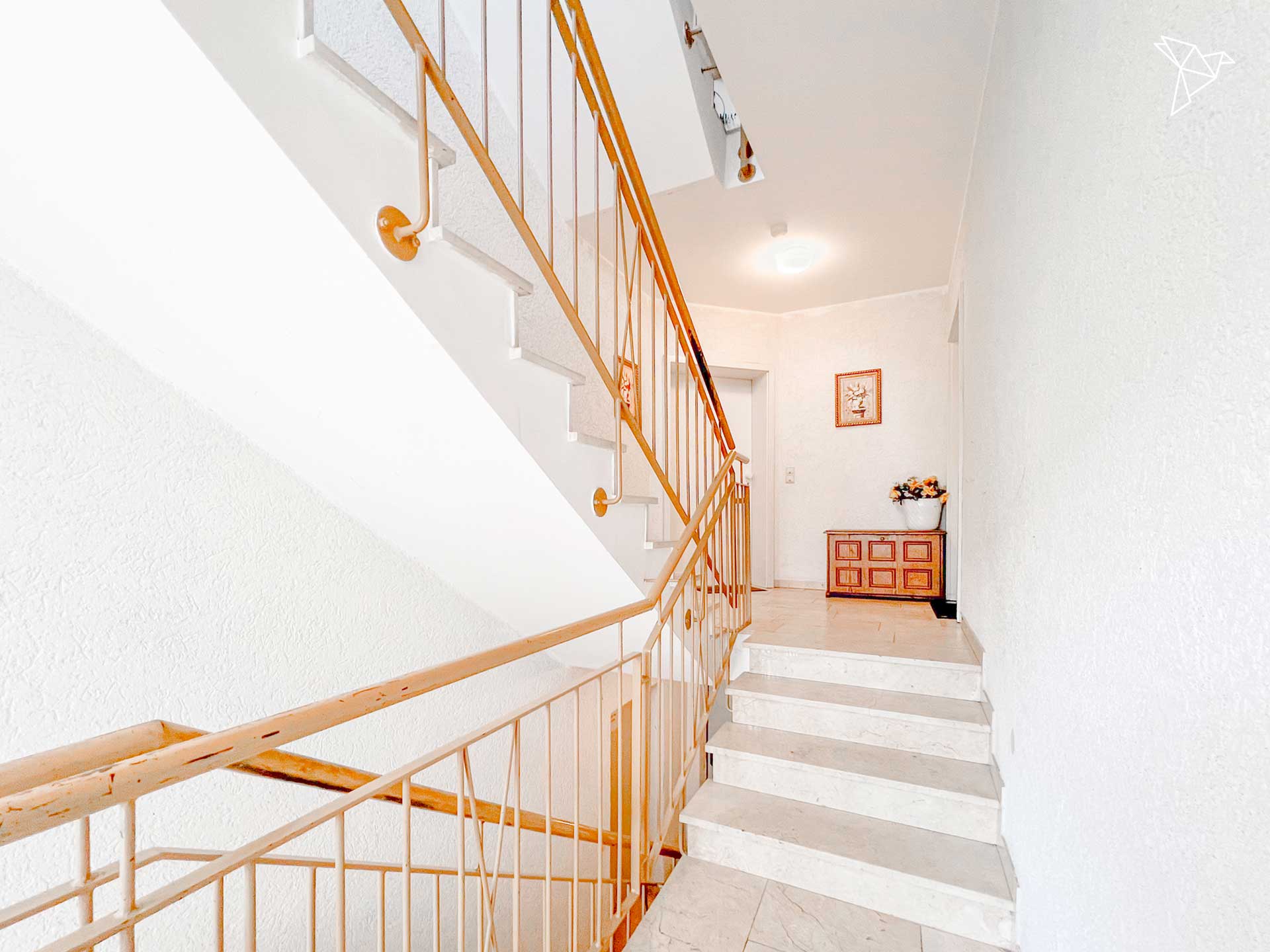 KAPITALANLAGE MIT BLICK 🌅 Vermietete Dachgeschosswohnung mit Balkon in Koblenz!