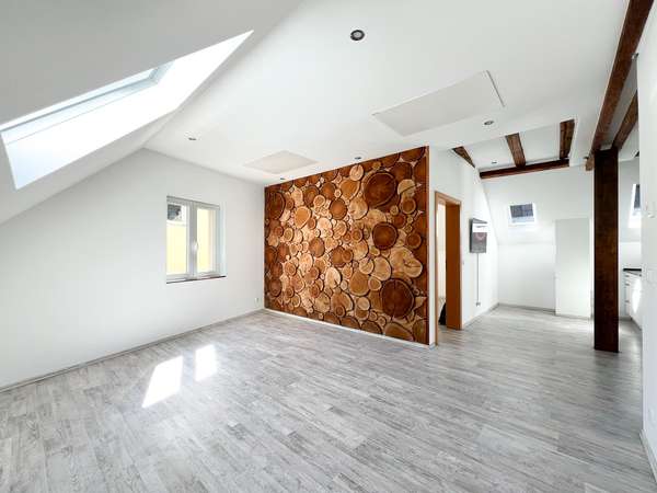 Attraktives Zweifamilienhaus mit Gestaltungspotential in Zell