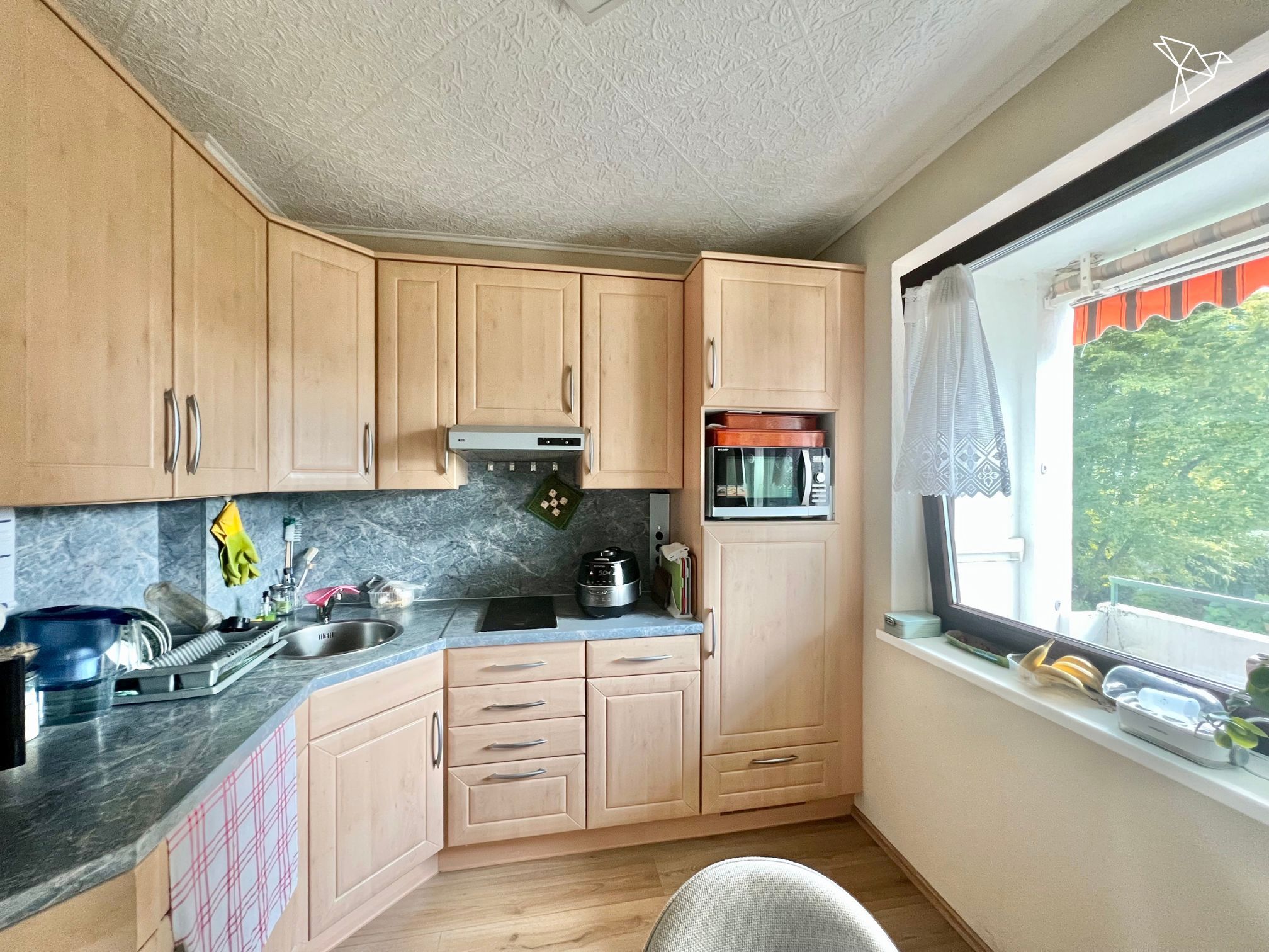 BLICK INS GRÜNE 🌳 Geräumige 3-Zimmer-Wohnung mit Balkon in Schwalbach am Taunus!