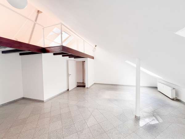 Lichtdurchflutete Dachgeschosswohnung mit Galerie in Essen-Stadtgarten