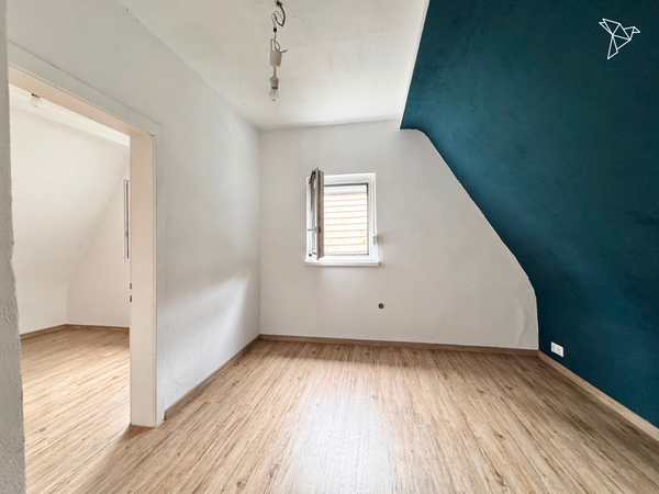 FAMILIENTRAUM MIT POTENTIAL 💡 Sanierungsbedürftiges Reiheneckhaus mit Garten in Böhl-Iggelheim!