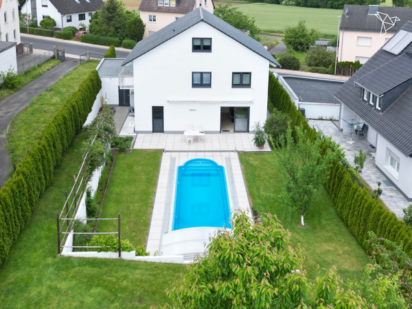 LUXUS TRIFFT TECHNIK 🏡 Modernes Traumhaus mit Pool, Sauna & Hightech-Ausstattung!