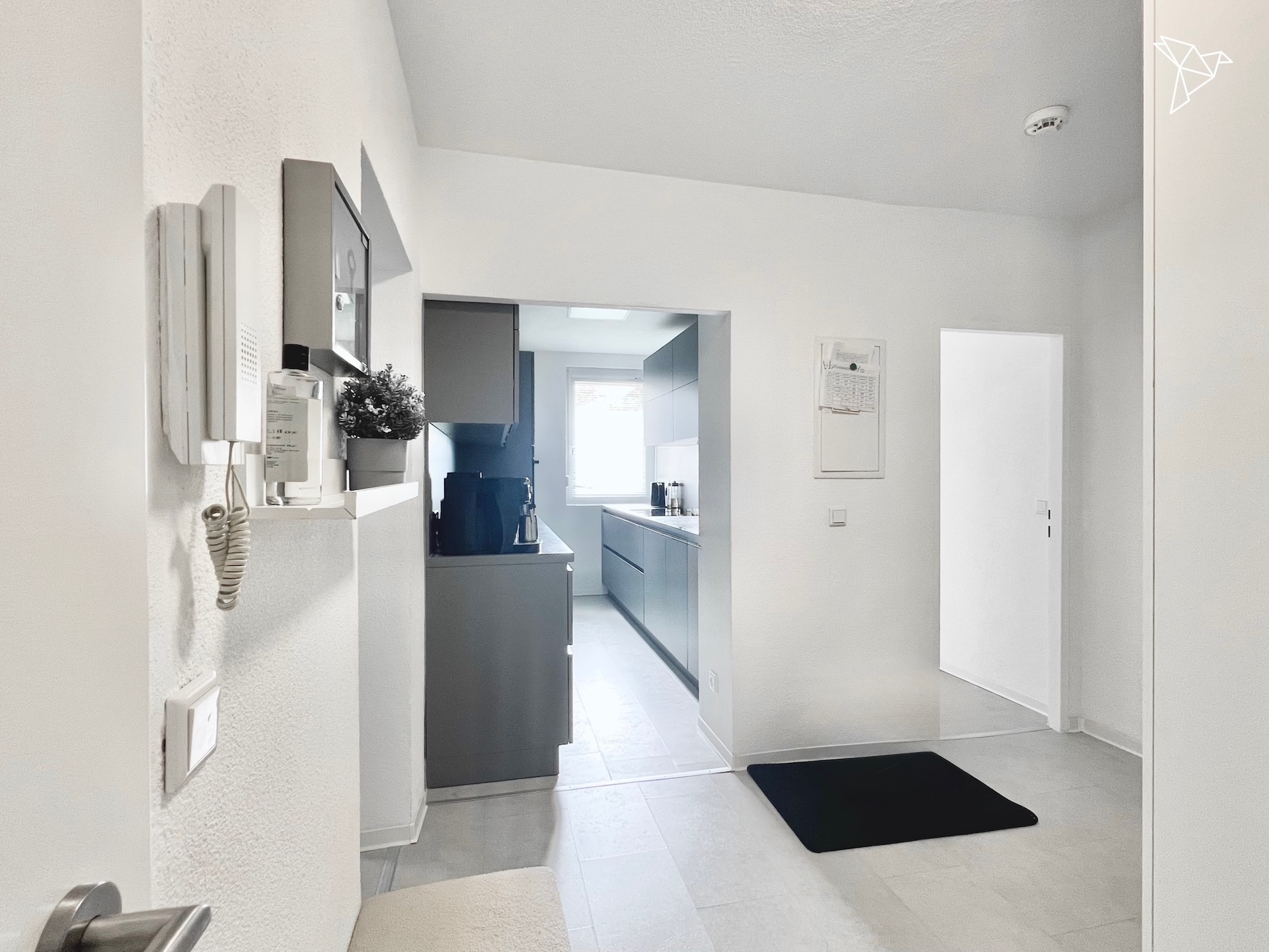 STILVOLLES ZUHAUSE IN FRANKFURT 🏙️ Sanierte 3,5-Zimmer-Erdgeschosswohnung mit Garten!