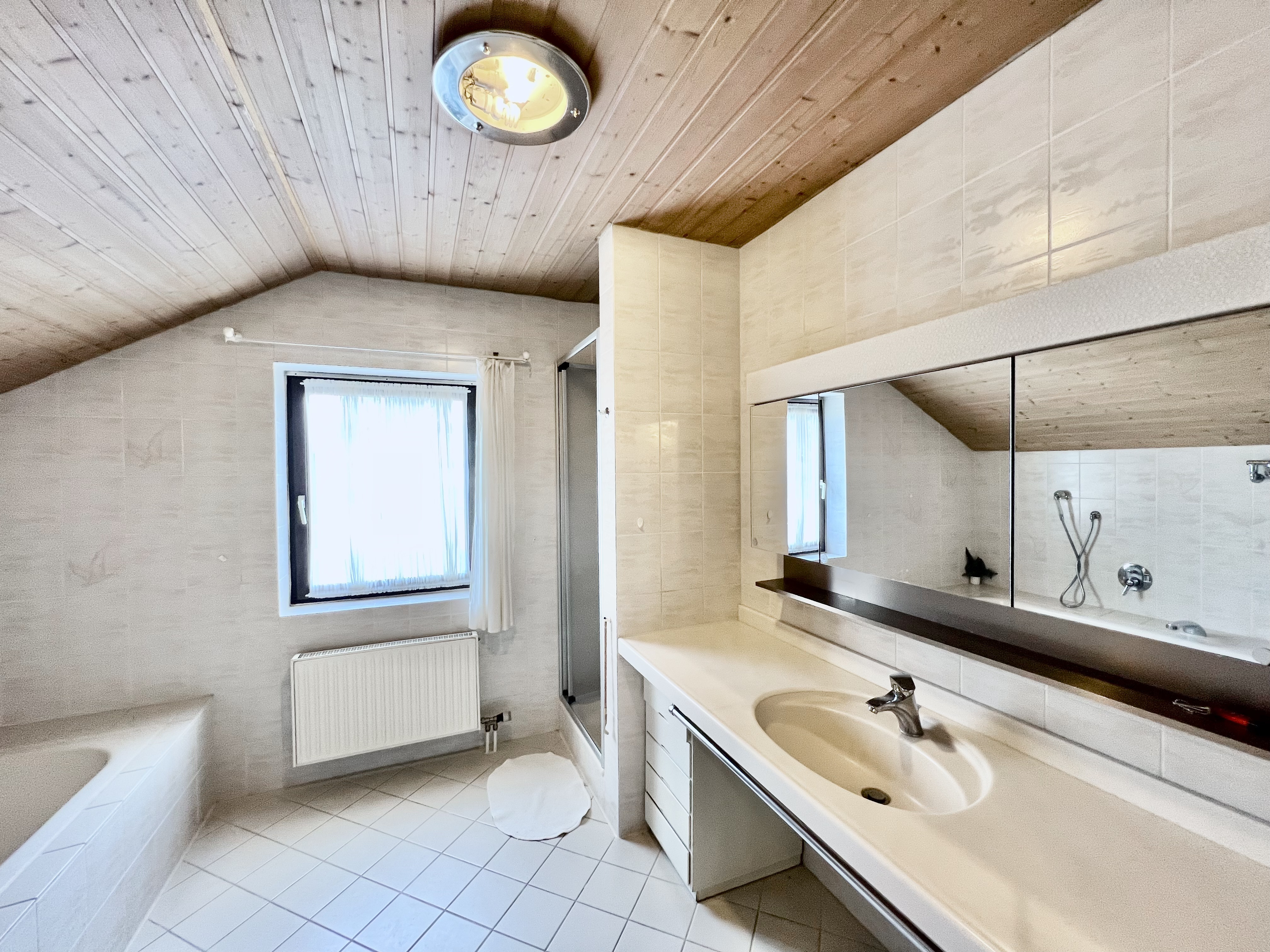 FRANKFURTER FAMILIENTRAUM - Freistehendes Einfamilienhaus mit großem Garten in ruhiger Lage!