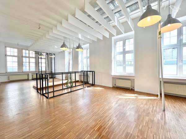 LOFT FLAIR & ALTBAUCHARME 🏛️ Repräsentative Bürofläche im Herzen von Frankfurt!