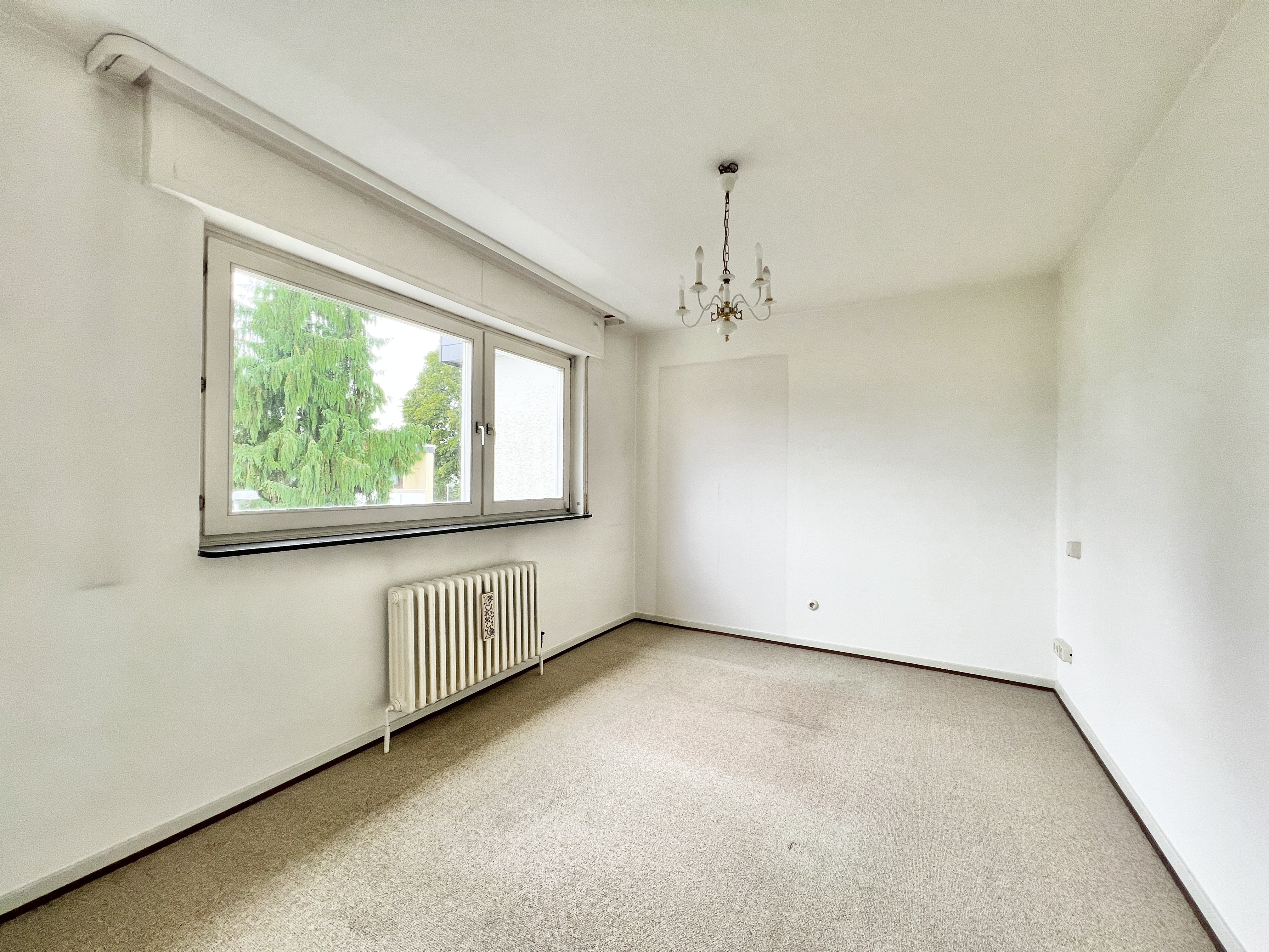 🍁 DER HERBST ERWACHT 🍁  Familienfreundliches Reihenendhaus auf großem Grundstück in Langen!