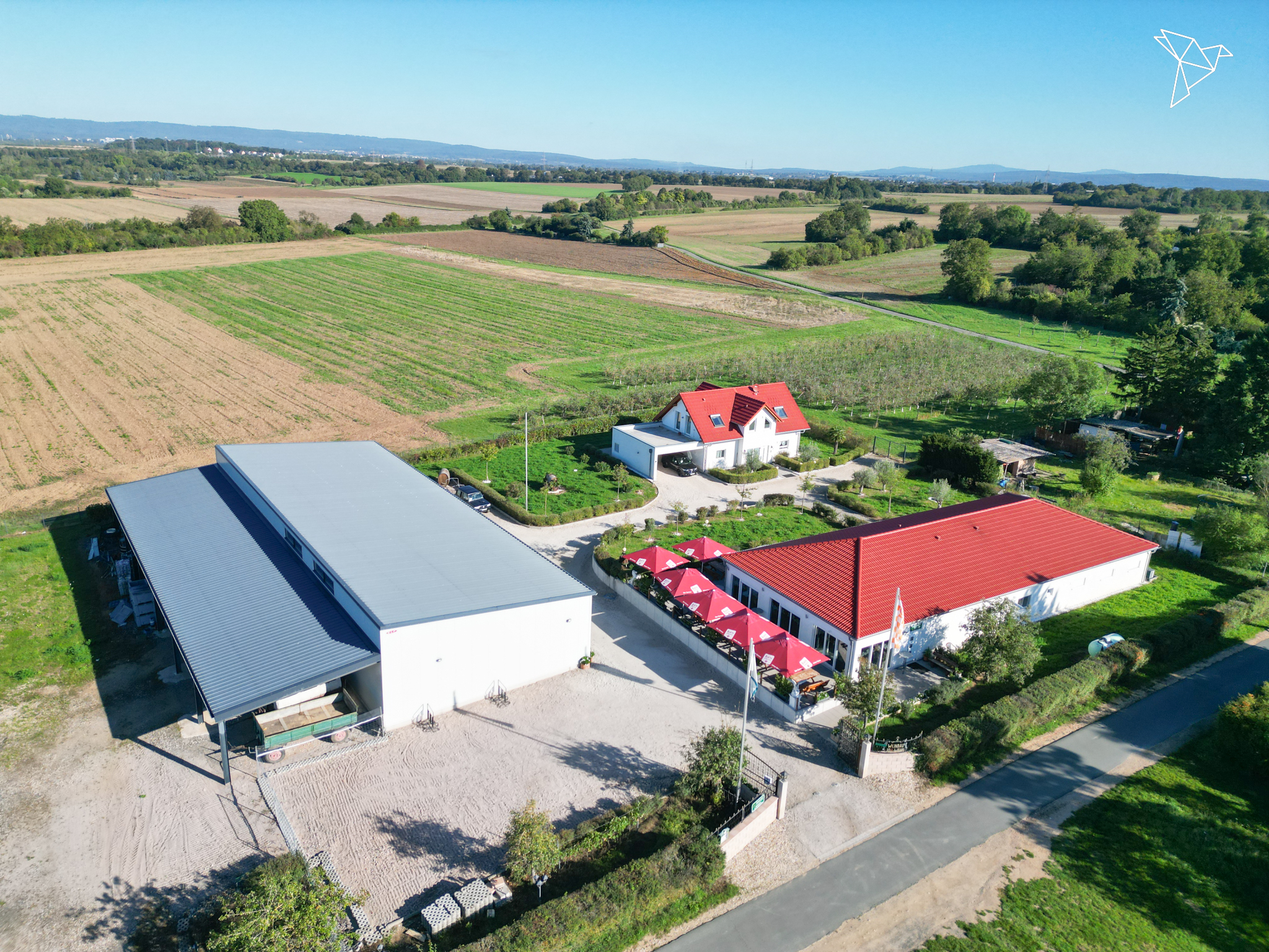 GENUSS TRIFFT ZUHAUSE ✨ Weingut mit Vinothek, Produktionshalle & EFH in Mainz-Kostheim!