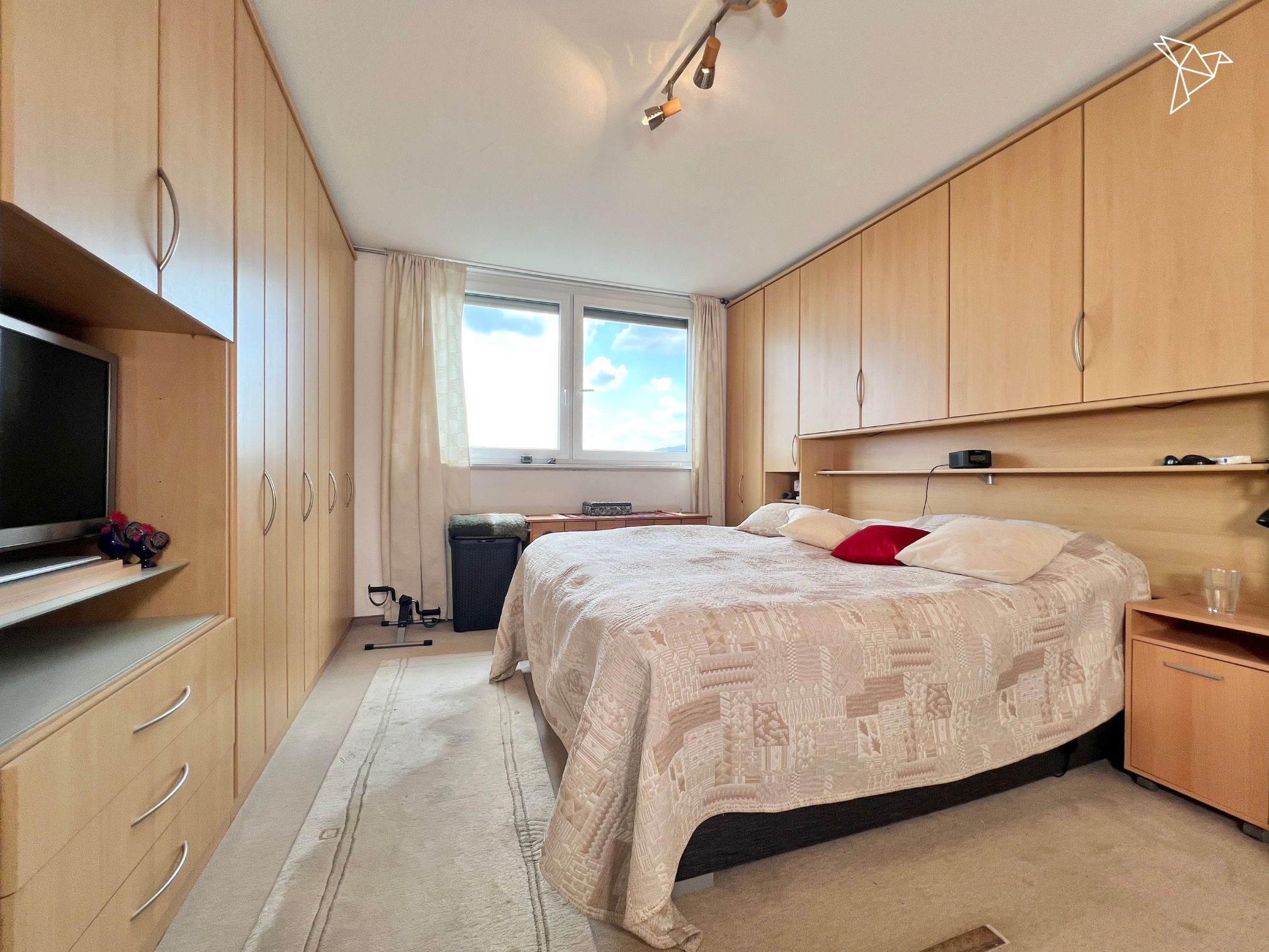 SKYLINE & SAUNA ✨ 3-Zimmer-Wohnung mit Weitblick in Kronberg!