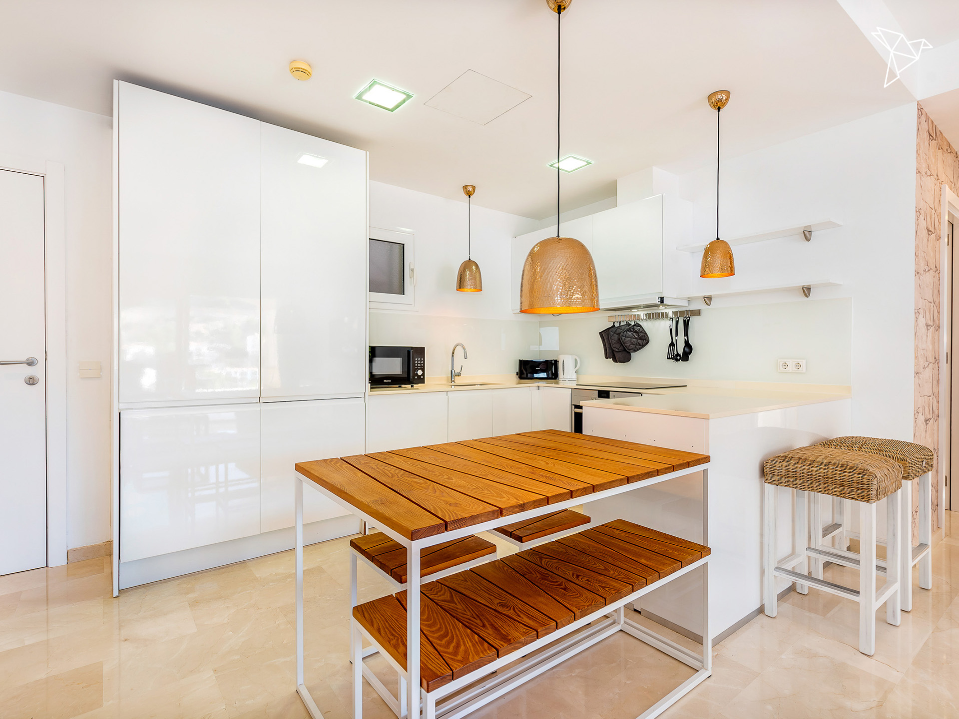 TRAUMHAFTER AUSBLICK 🌊 Modernes Apartment mit Privatgarten und Pool in Port Andratx Mallorca!