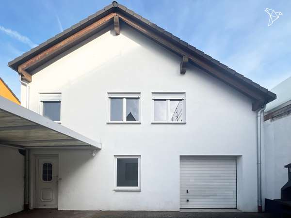 ZWEI HÄUSER, VIELE MÖGLICHKEITEN 🌟 Modernisierte Liegenschaft mit großem Hof in Rodgau!