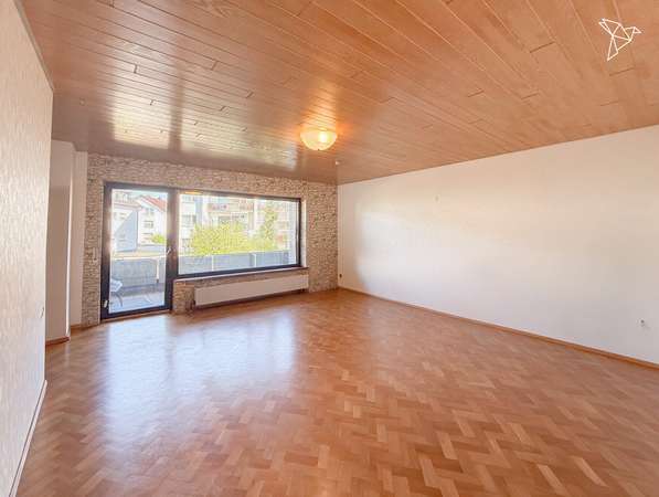 GERÄUMIG, GEPFLEGT, GENAU RICHTIG 🌟 4-Zimmer-Wohnung mit Loggia in Langen!