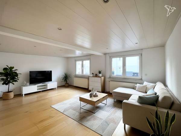 ZWEI WOHNEINHEITEN, EIN ZUHAUSE 🌟 Vielseitiges Zweifamilienhaus mit großem Hof in Rodgau!