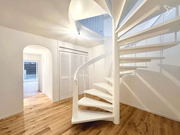 ELEGANZ BIS INS DETAIL ✨ Moderne Maisonette mit 2 Terrassen & Wellnessbereich in Bad Homburg!