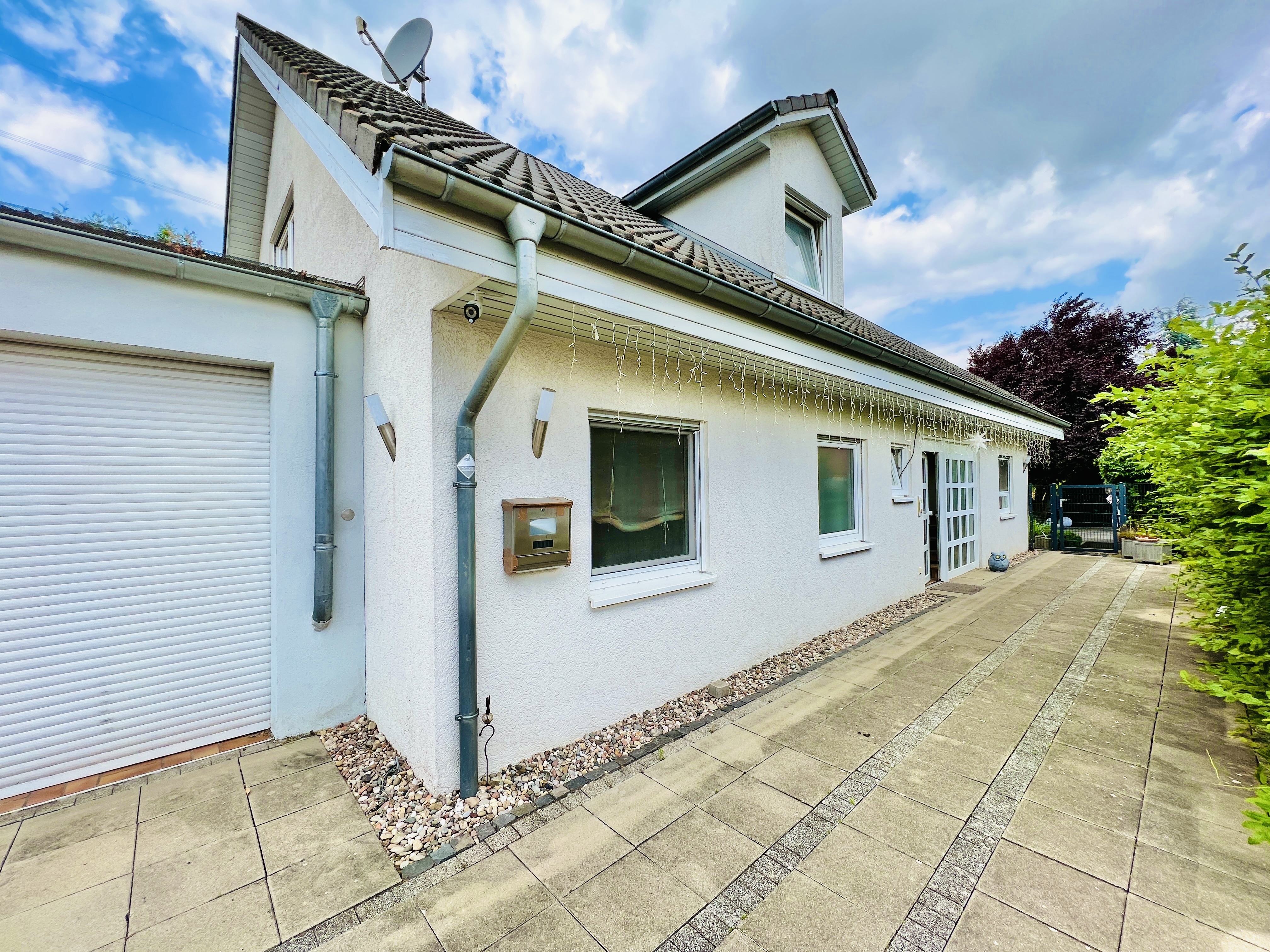 AM RANDE DER FELDER - Barrierefreies Traumhaus am Feldrand mit eigenem Koi-Teich!