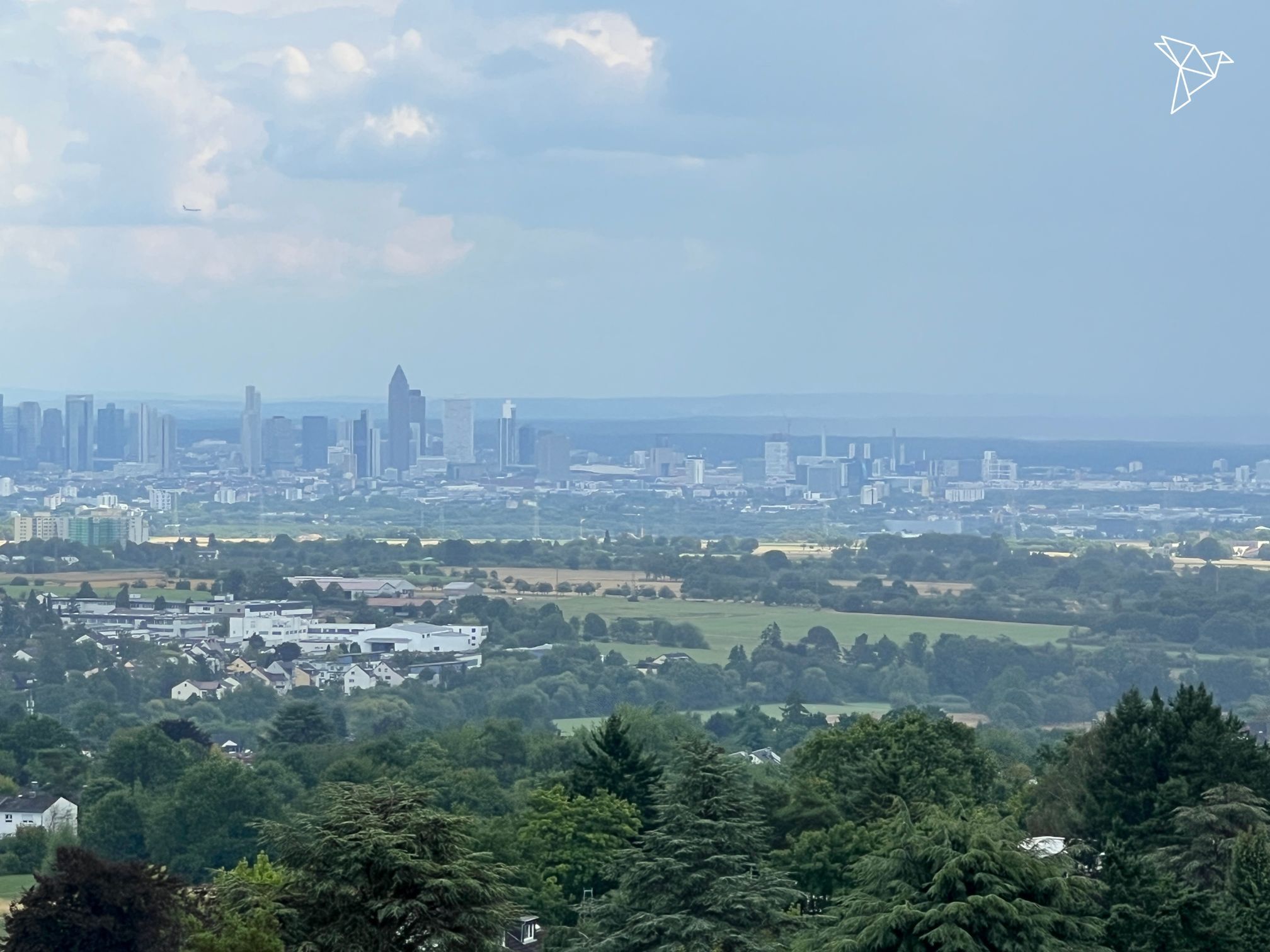 SKYLINE & SAUNA ✨ 3-Zimmer-Wohnung mit Weitblick in Kronberg!