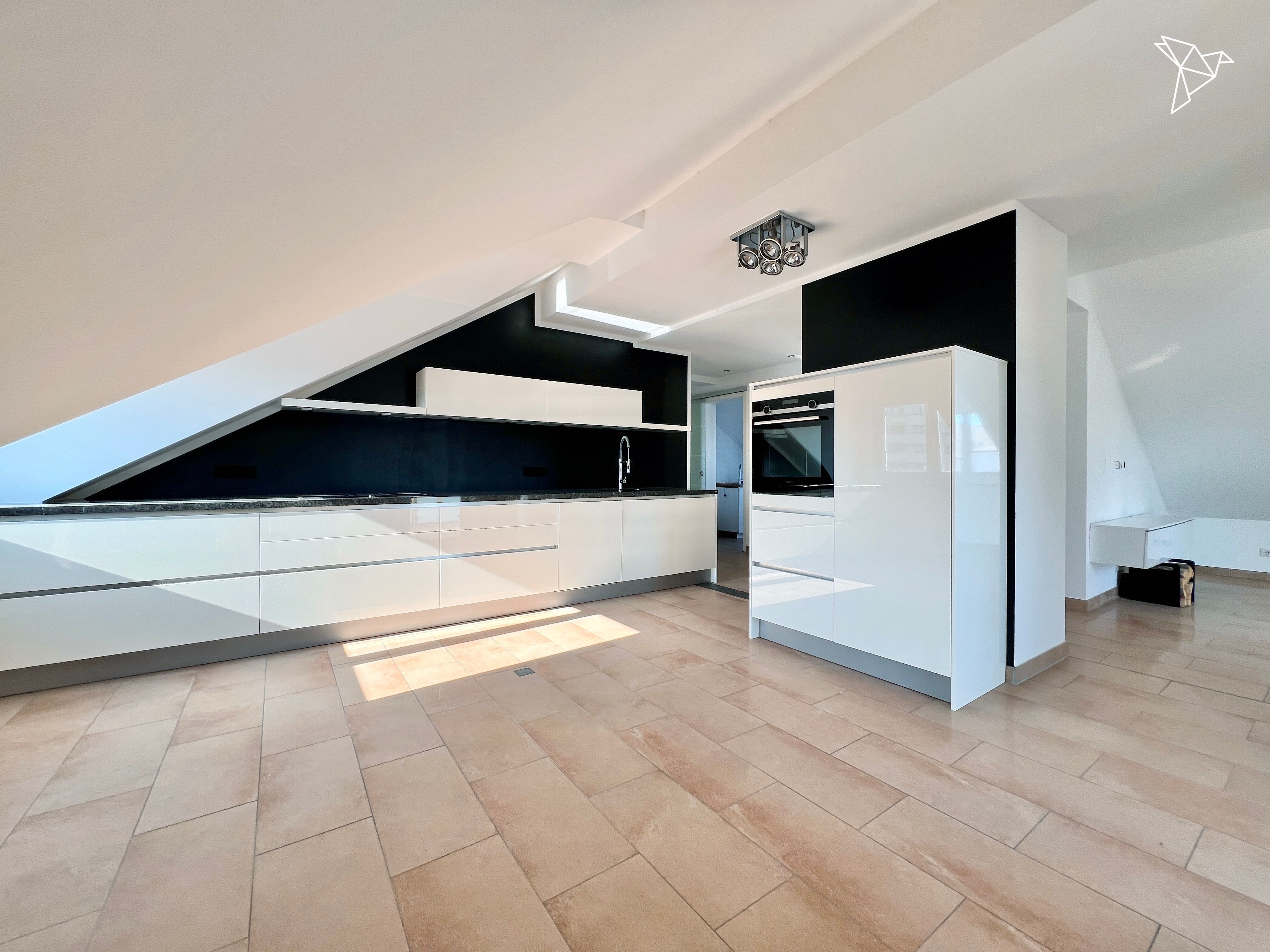 PRIVATER WELLNESSBEREICH 🌟 Exklusive Dachgeschosswohnung mit 2 Balkonen in Alzenau!