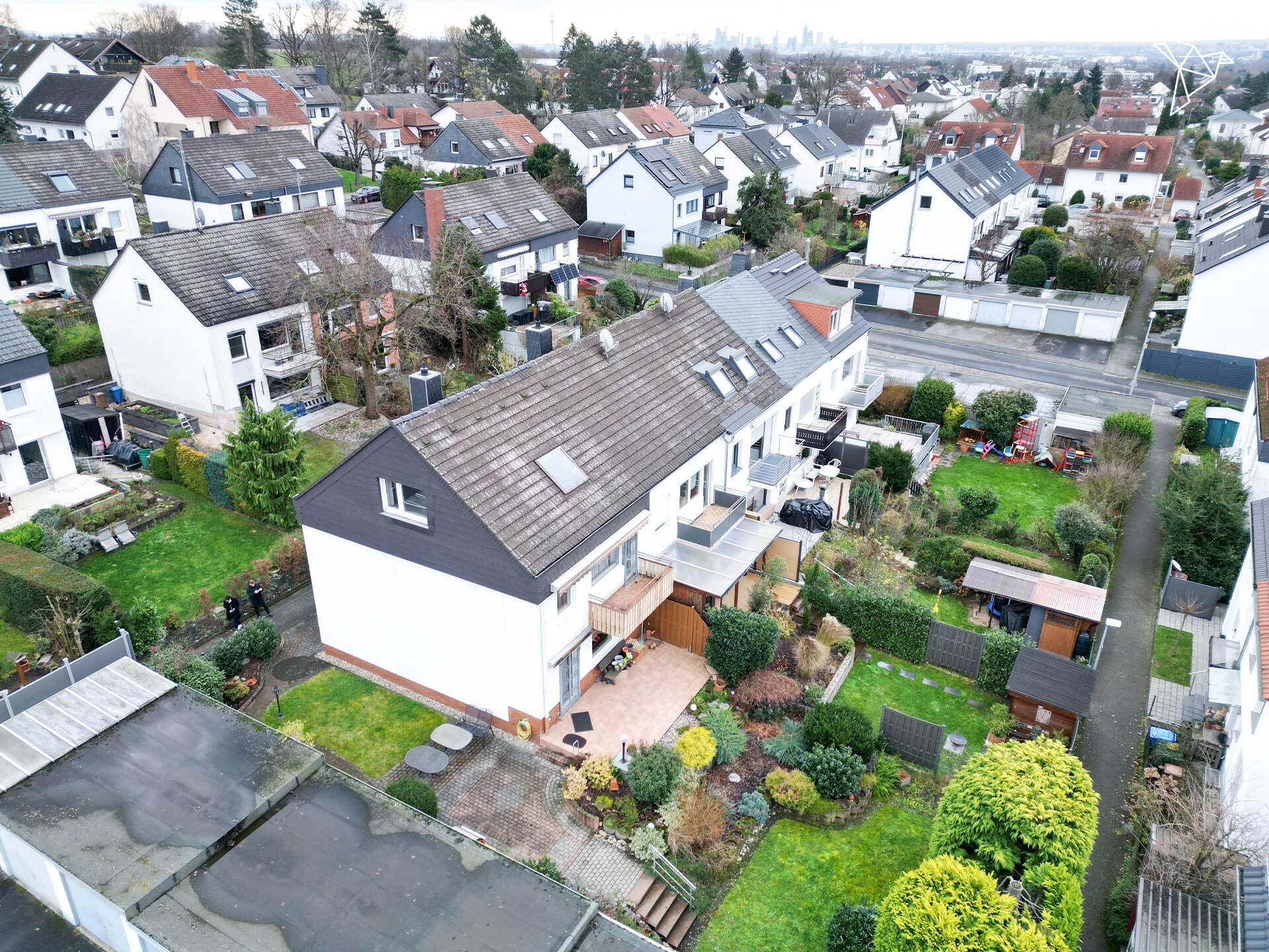 FAMILIENTRAUM MIT GARTEN 🌳 Großzügiges Reiheneckhaus mit zwei Terrassen in Eschborn!