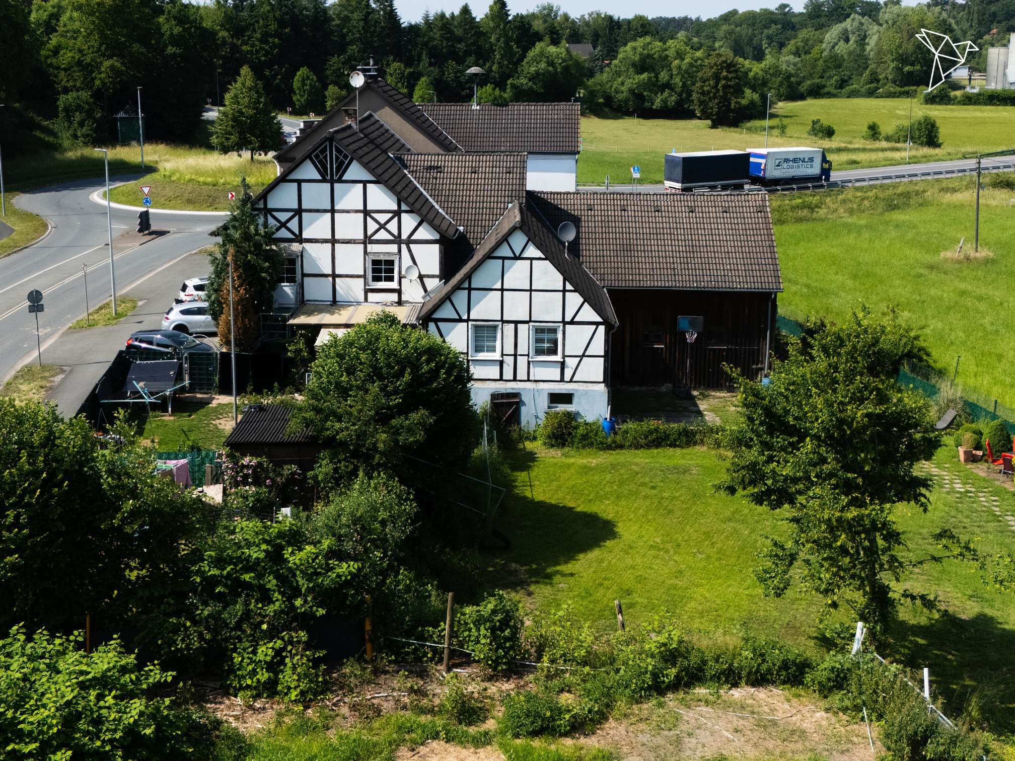 IDYLLISCHES LANDANWESEN MIT HISTORISCHEM FLAIR 🏡 Viel Platz, Scheune & Mieteinnahmen in Hennen!