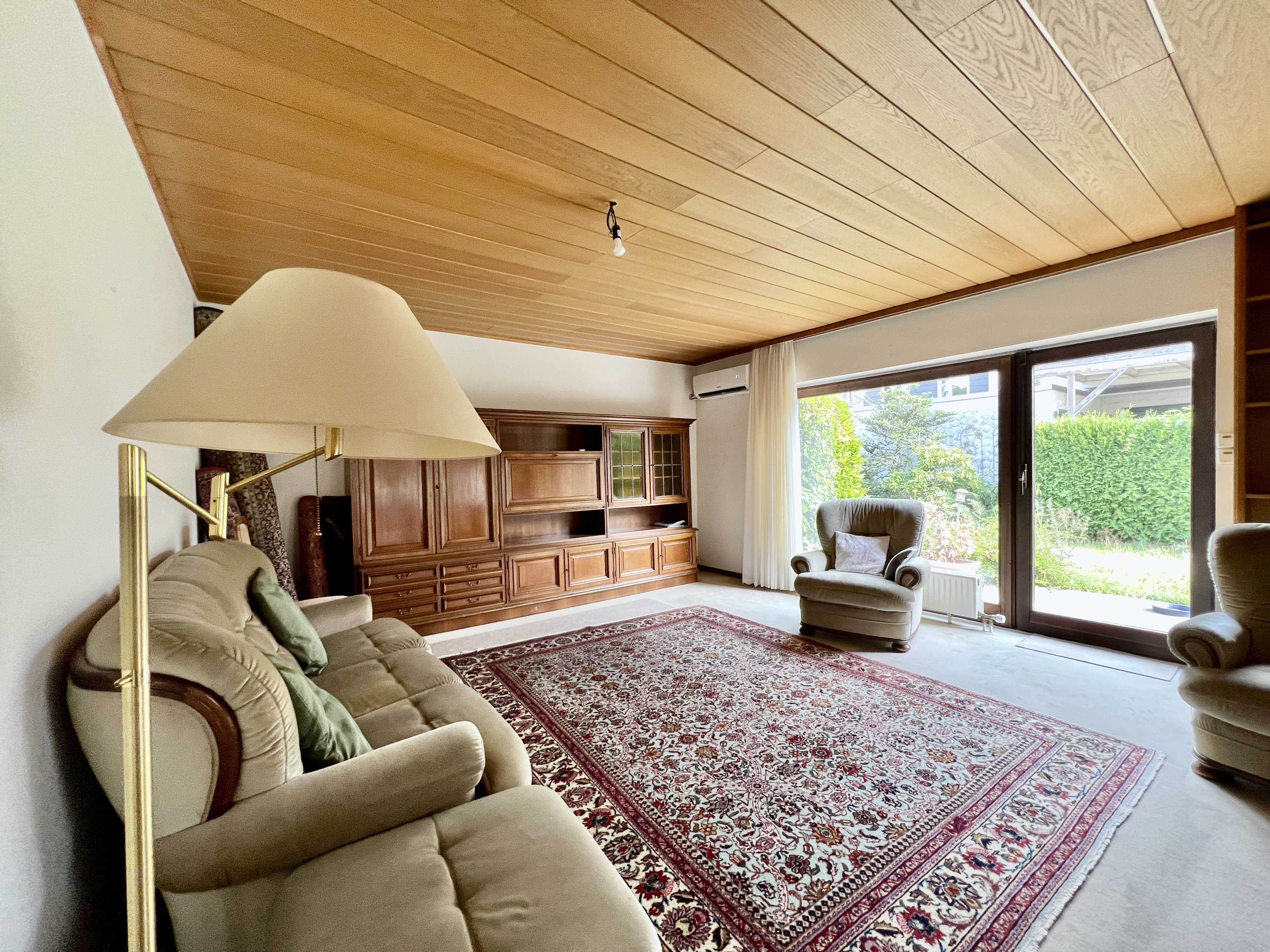 FRANKFURTER FAMILIENTRAUM - Freistehendes Einfamilienhaus mit großem Garten in ruhiger Lage!