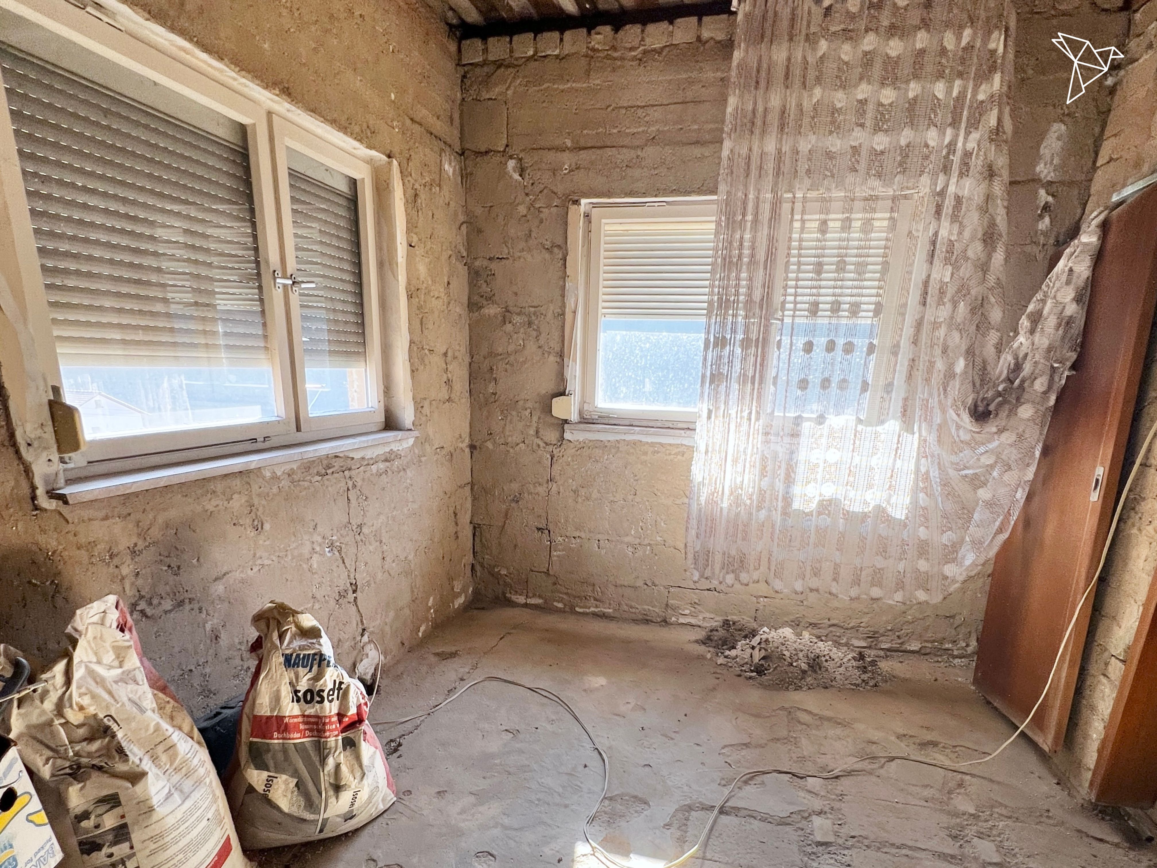 HIER SCHLUMMERT POTENTIAL 🤩 Sanierungsbedürftiges Mehrfamilienhaus mit Traumaussicht in Lindach!