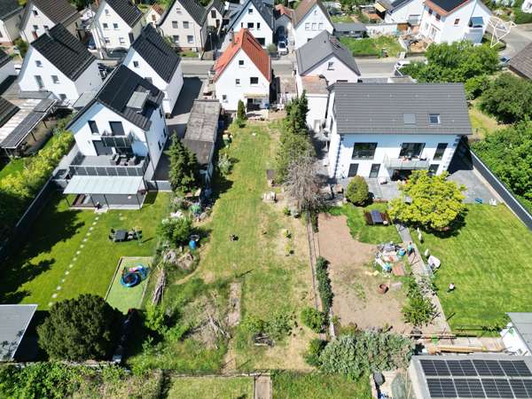 ENTWICKLUNGSPOTENTIAL 📈 Attraktives 790 m² Baugrundstück mit Bestand in Raunheim!