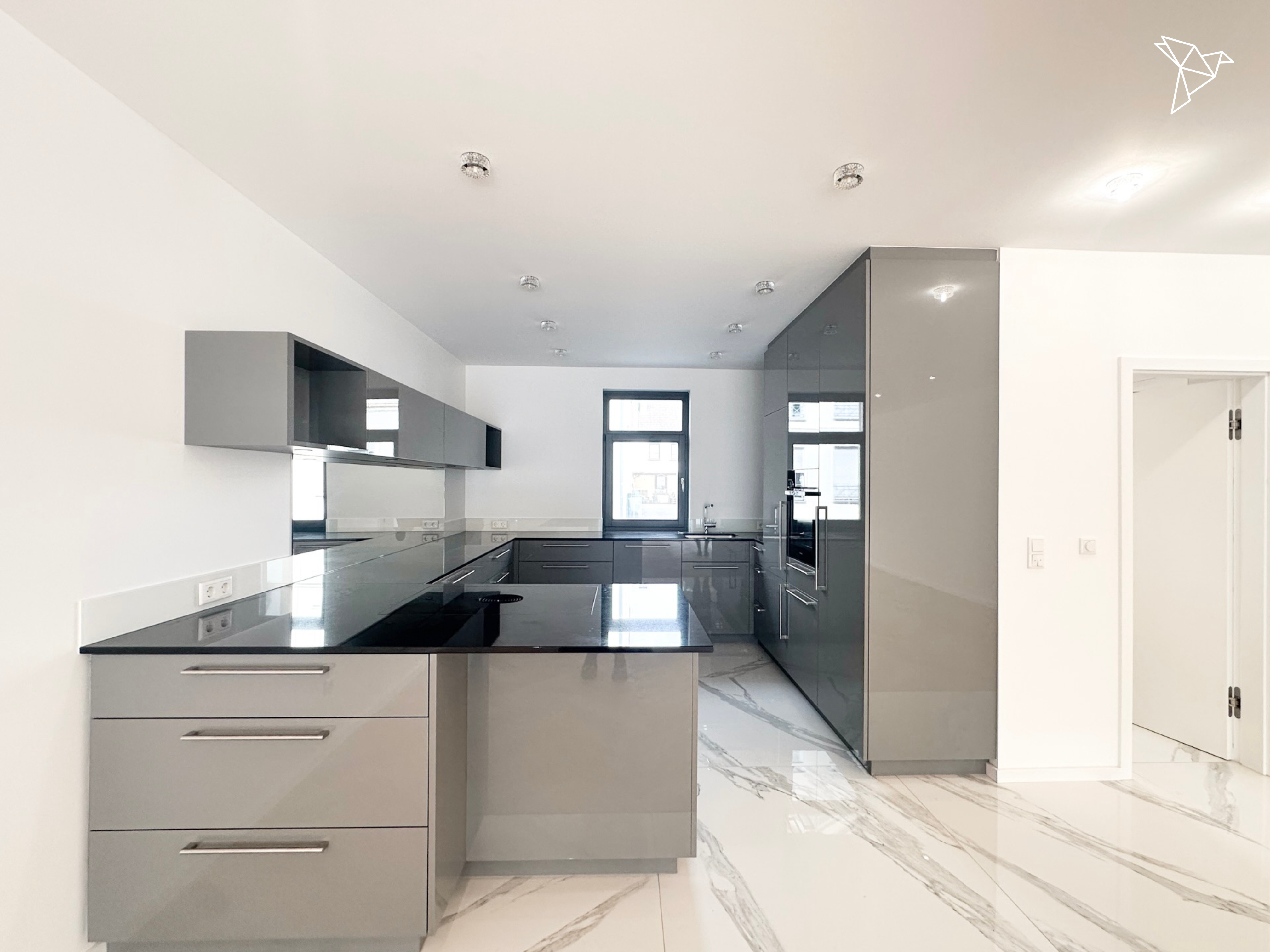 KLASSIK TRIFFT MODERNE ✨ 4-Zimmer-Erstbezug mit Terrasse nahe des Schlossparks!