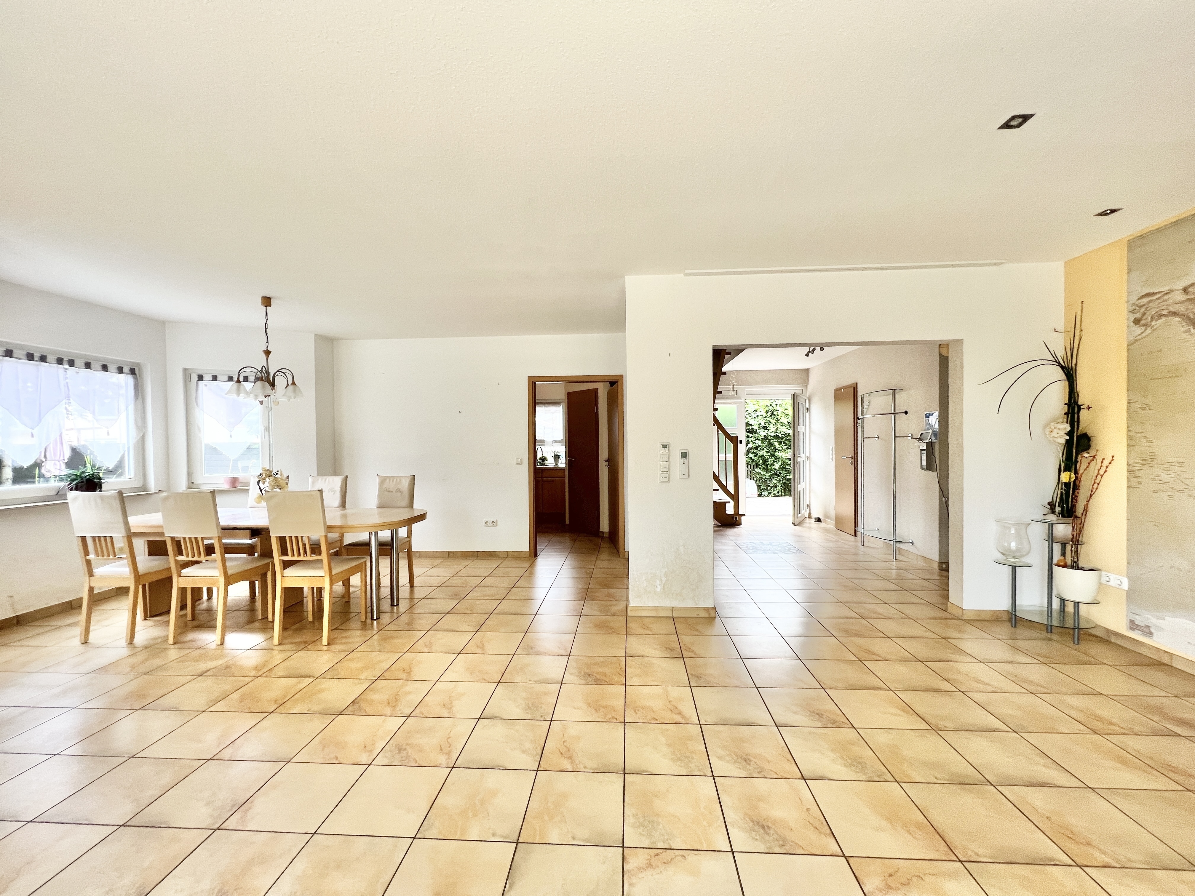 AM RANDE DER FELDER - Barrierefreies Traumhaus am Feldrand mit eigenem Koi-Teich!