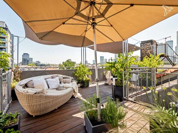 ÜBER DEN DÄCHERN DES WESTENDS 💛 Exklusive Maisonette mit 4 Zimmern & atemberaubender Dachterrasse!
