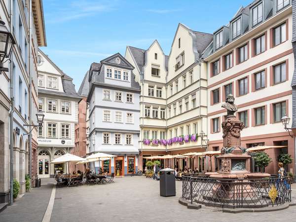 Prestigeträchtige Etagenwohnung mit einzigartigem Altstadtflair im Herzen der Frankfurter Altstadt