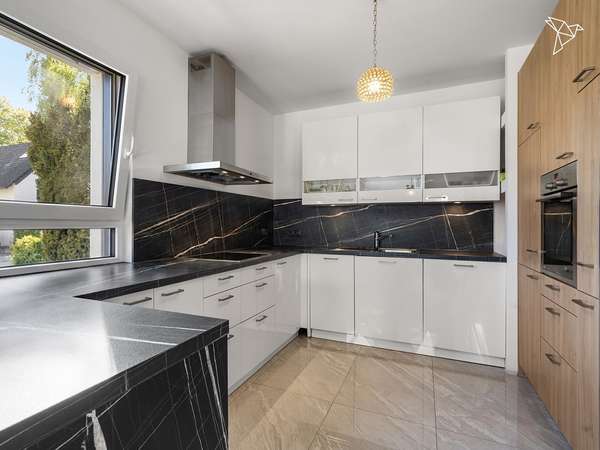STILVOLL WOHNEN AUF DREI ETAGEN 🌿 Moderne Doppelhaushälfte mit Garten in Zeppelinheim!