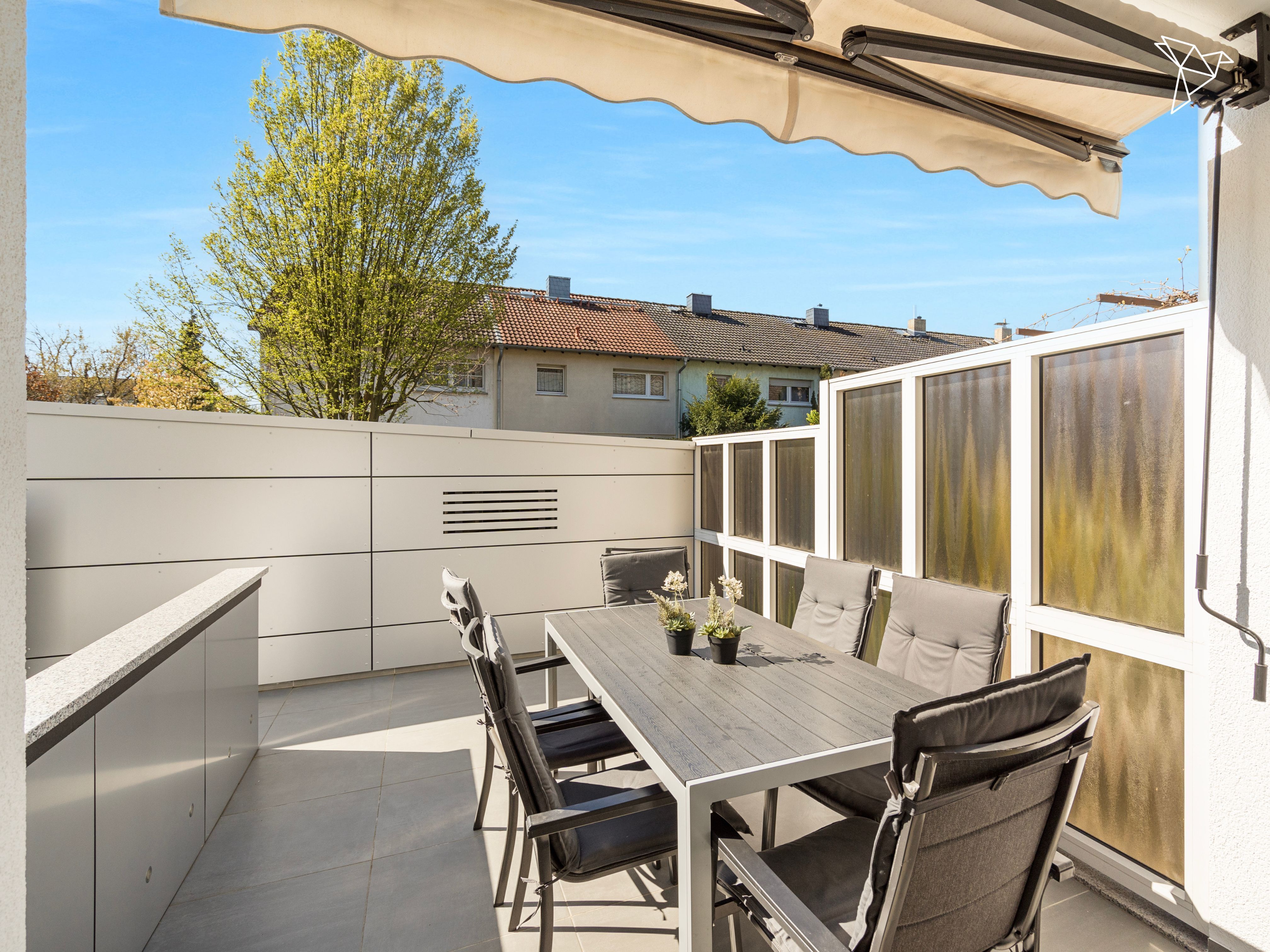 EINZIEHEN & WOHLFÜHLEN 🏡 Stilvolles Reiheneckhaus mit Gartenidylle in Mörfelden-Walldorf!