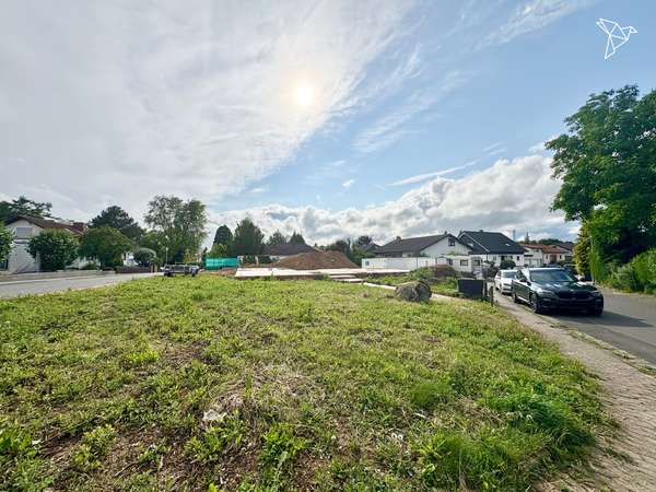 VIEL PLATZ FÜR IHRE IDEEN 📐 Über 1000 m² Baugrundstück mit Doppelgarage in Reinheim!