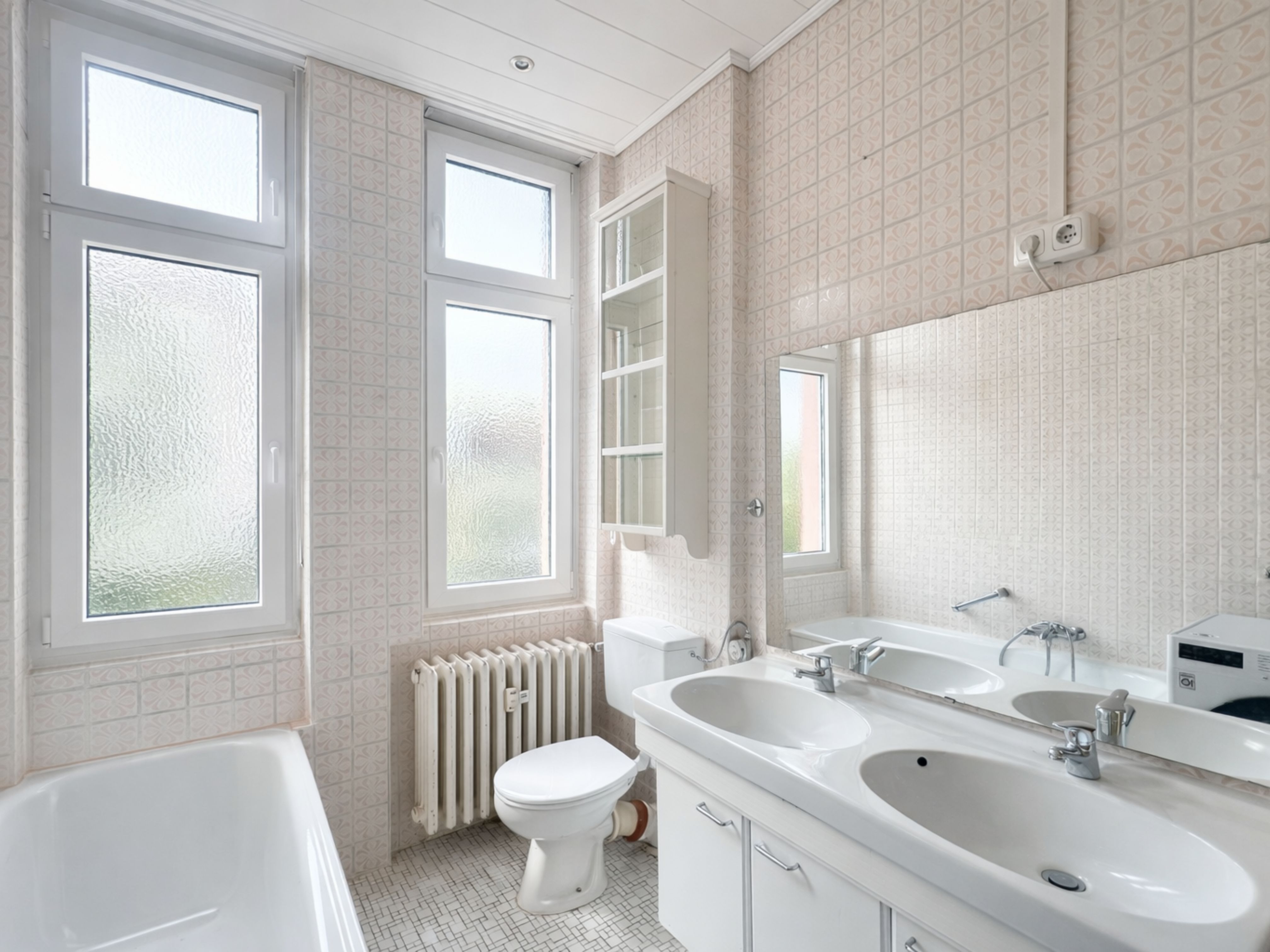 EIN ZUHAUSE MIT GESCHICHTE 🏛️ Modernisierte 4-Zimmer-Wohnung in zentraler Lage von Friedrichsdorf!