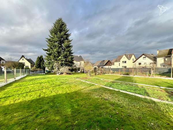IDYLLISCHE RUHEOASE 🏡 Großes Grundstück & gemütliches Wohngefühl in Hundsangen!