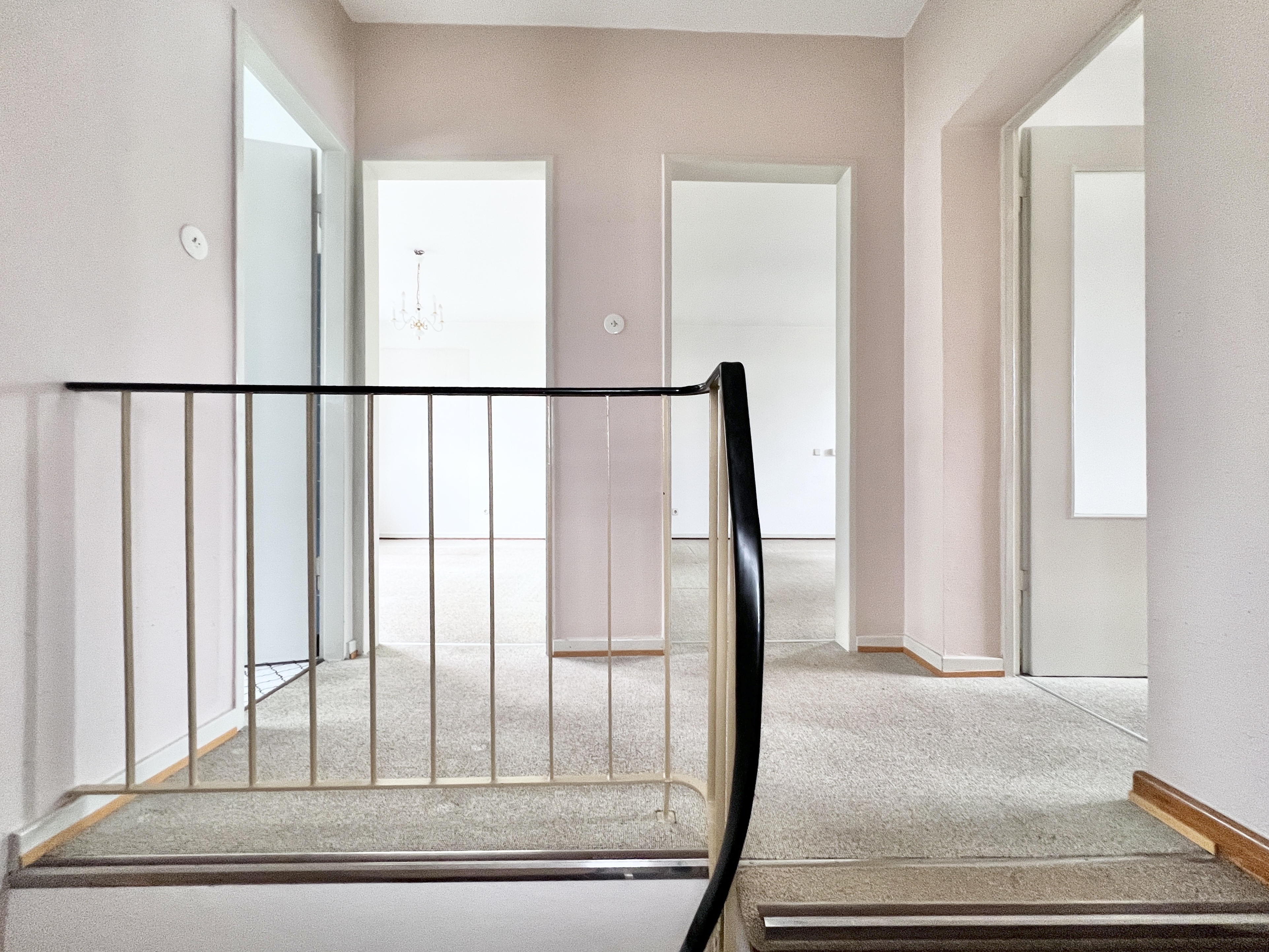 🍁 DER HERBST ERWACHT 🍁  Familienfreundliches Reihenendhaus auf großem Grundstück in Langen!