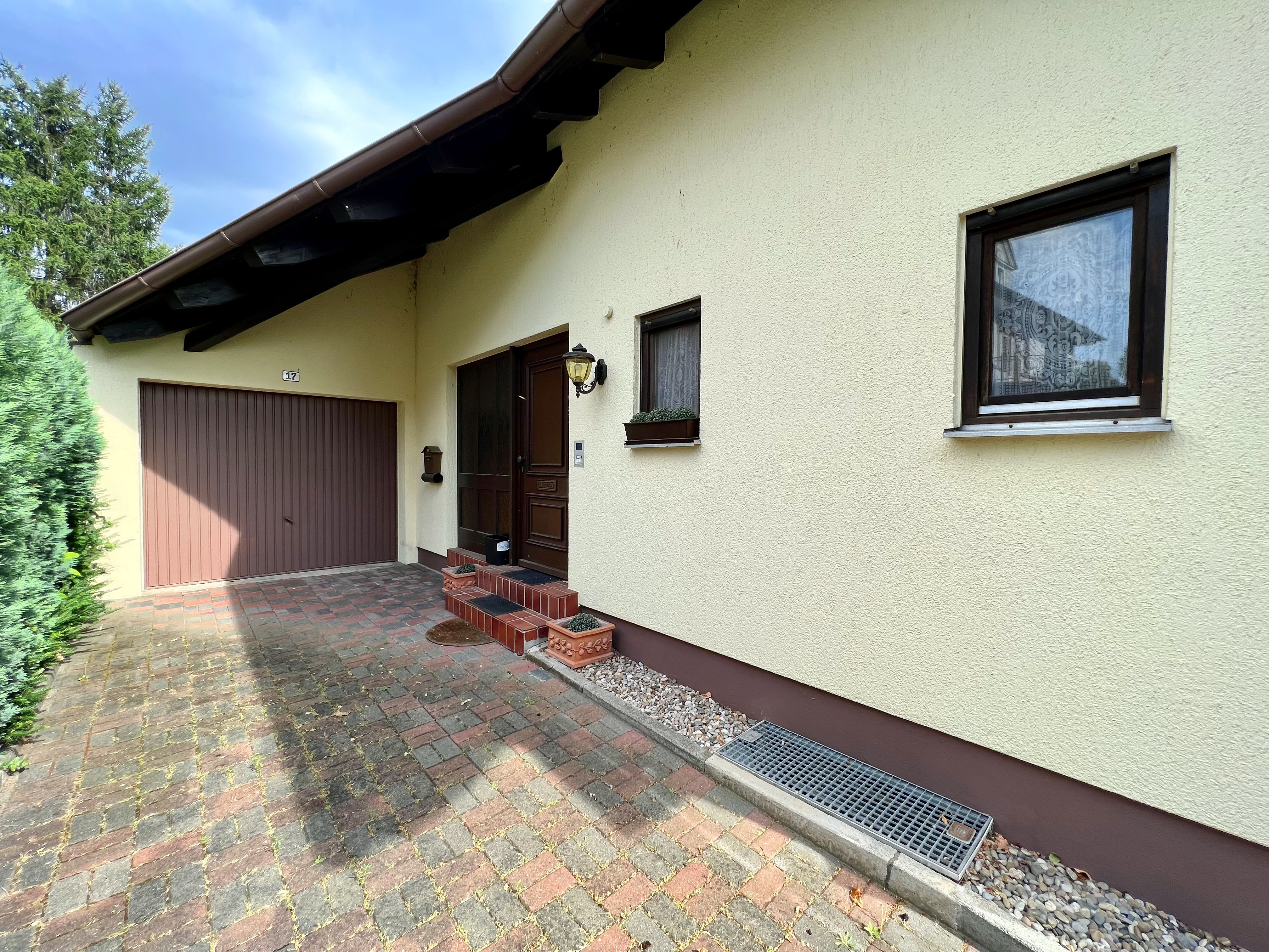 FRANKFURTER FAMILIENTRAUM - Freistehendes Einfamilienhaus mit großem Garten in ruhiger Lage!