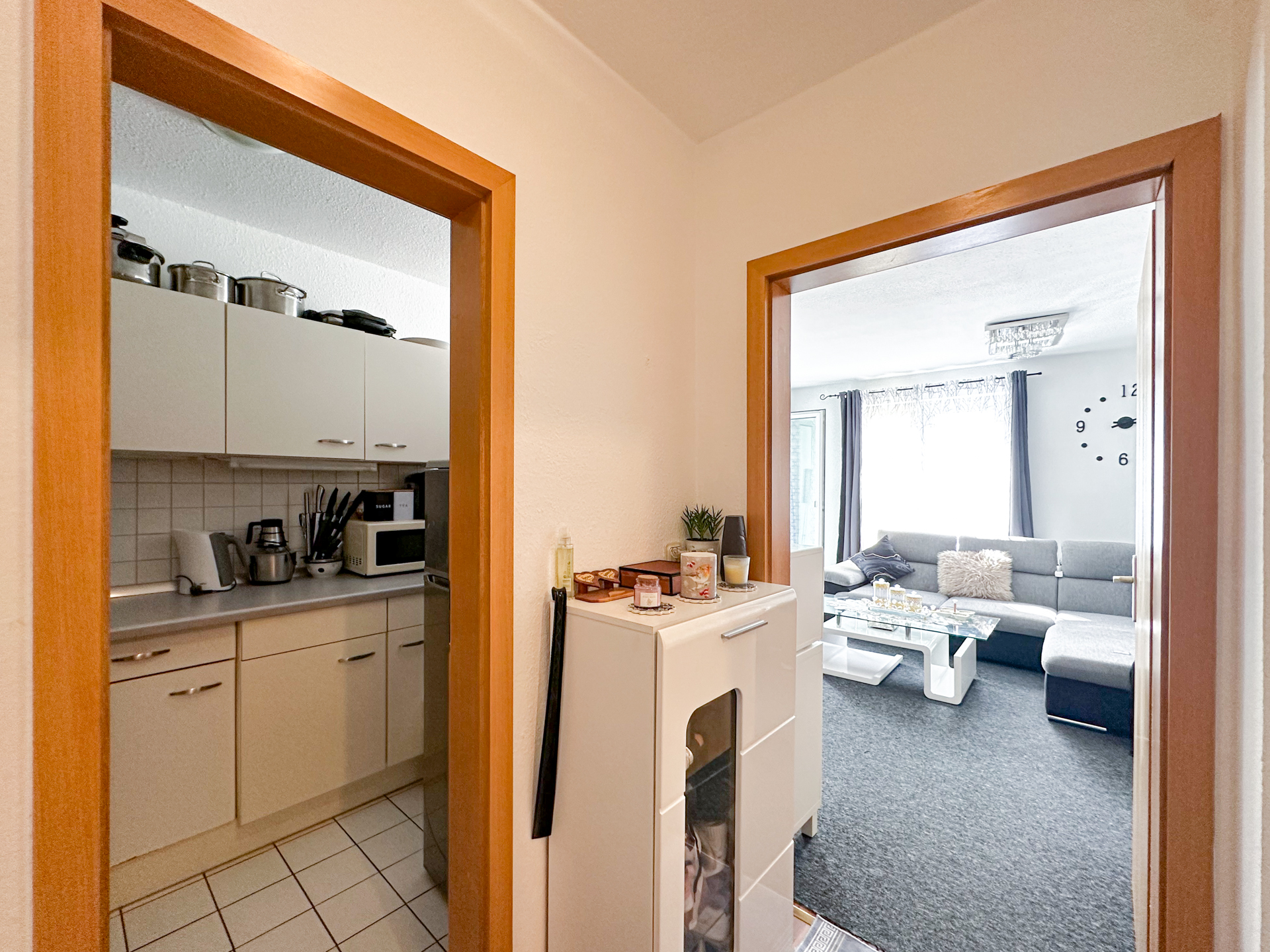 RAUMWUNDER MIT CHARME 🤩 Attraktive 2-Zimmer-Wohnung in zentraler Lage von Niederursel!