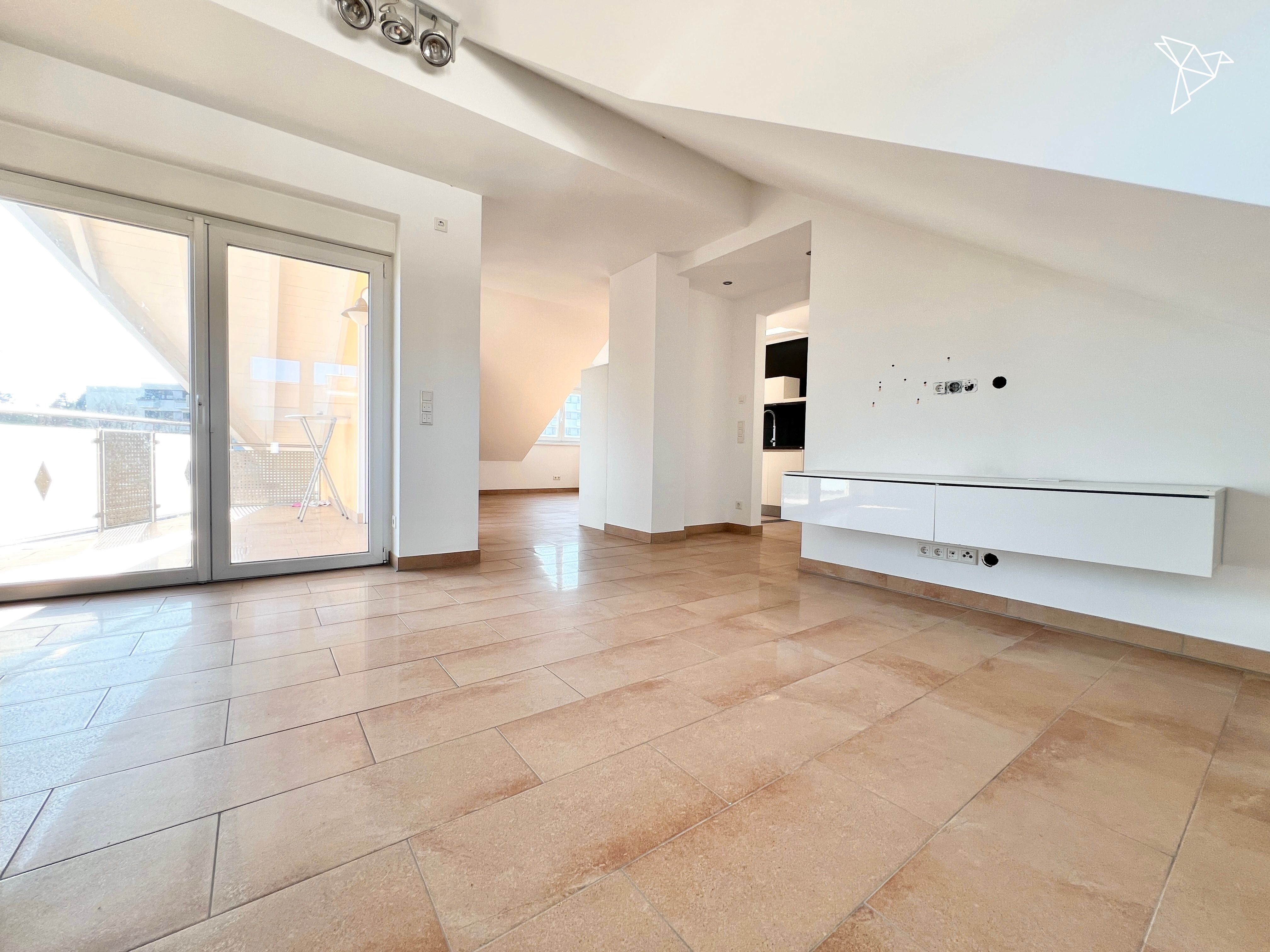 PRIVATER WELLNESSBEREICH 🌟 Exklusive Dachgeschosswohnung mit 2 Balkonen in Alzenau!