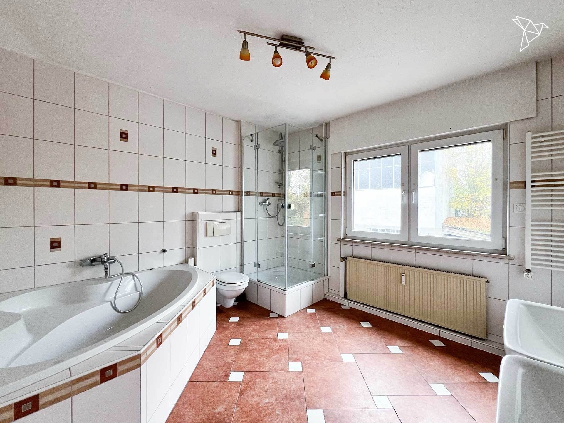 WOHNEN & ARBEITEN 🔑 Zweifamilienhaus mit nutzbarer Gewerbefläche in Großmaischeid!