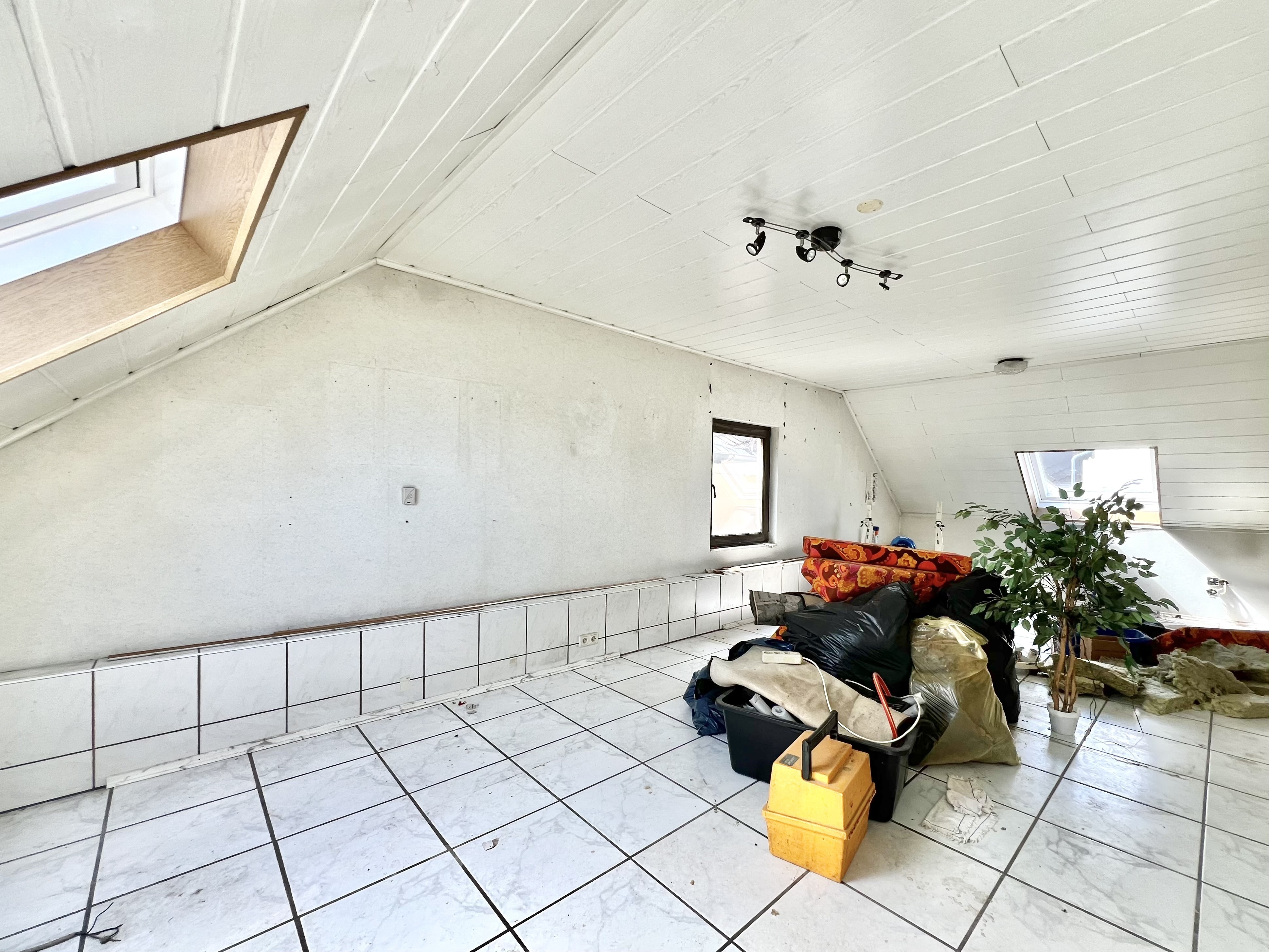 GESTALTEN SIE IHR ZUHAUSE 🔨 Renovierungsbedürftiges Zweifamilienhaus in Kleinmaischeid!