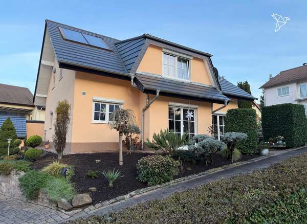 GEMÜTLICHKEIT PUR 🥰 Freistehendes Haus mit Kamin, Teich & Terrasse in Bammental!