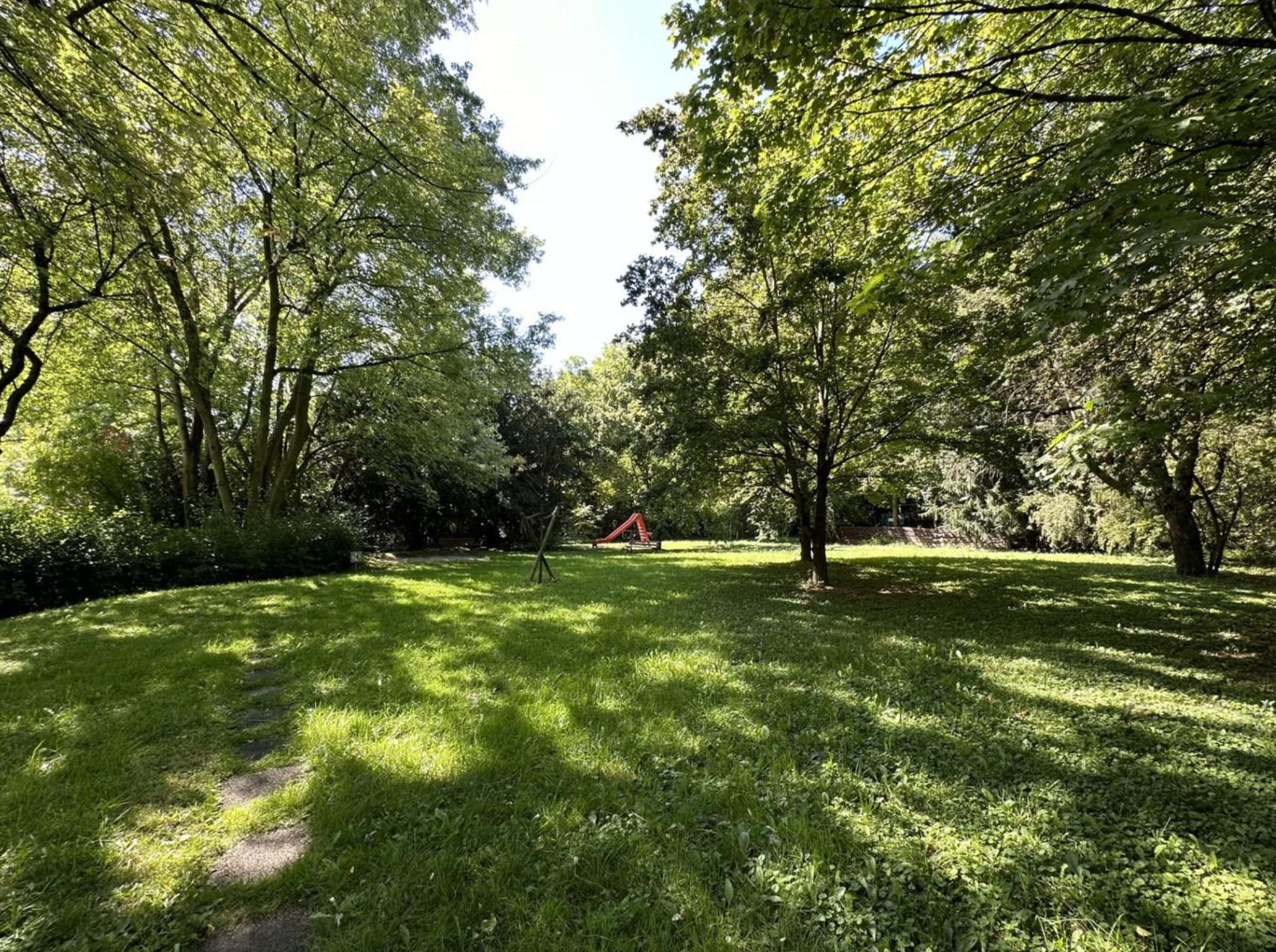 ZWEI FÜR EINS - Geräumige 3-Zimmer-Wohnung mit Entwicklungspotenzial!