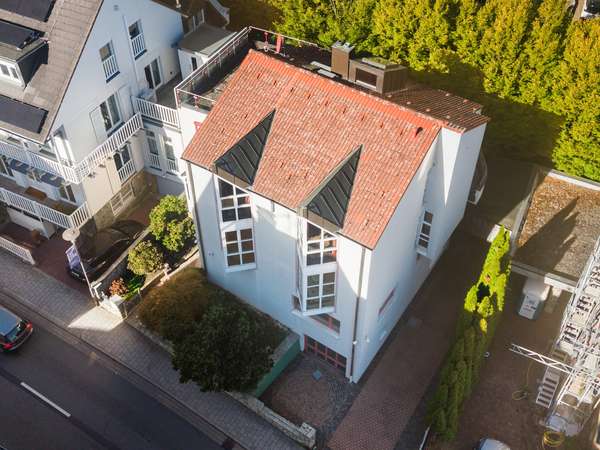 Vielseitiges Mehrfamilienhaus mit marktgerechter Positionierung in Kronberg!