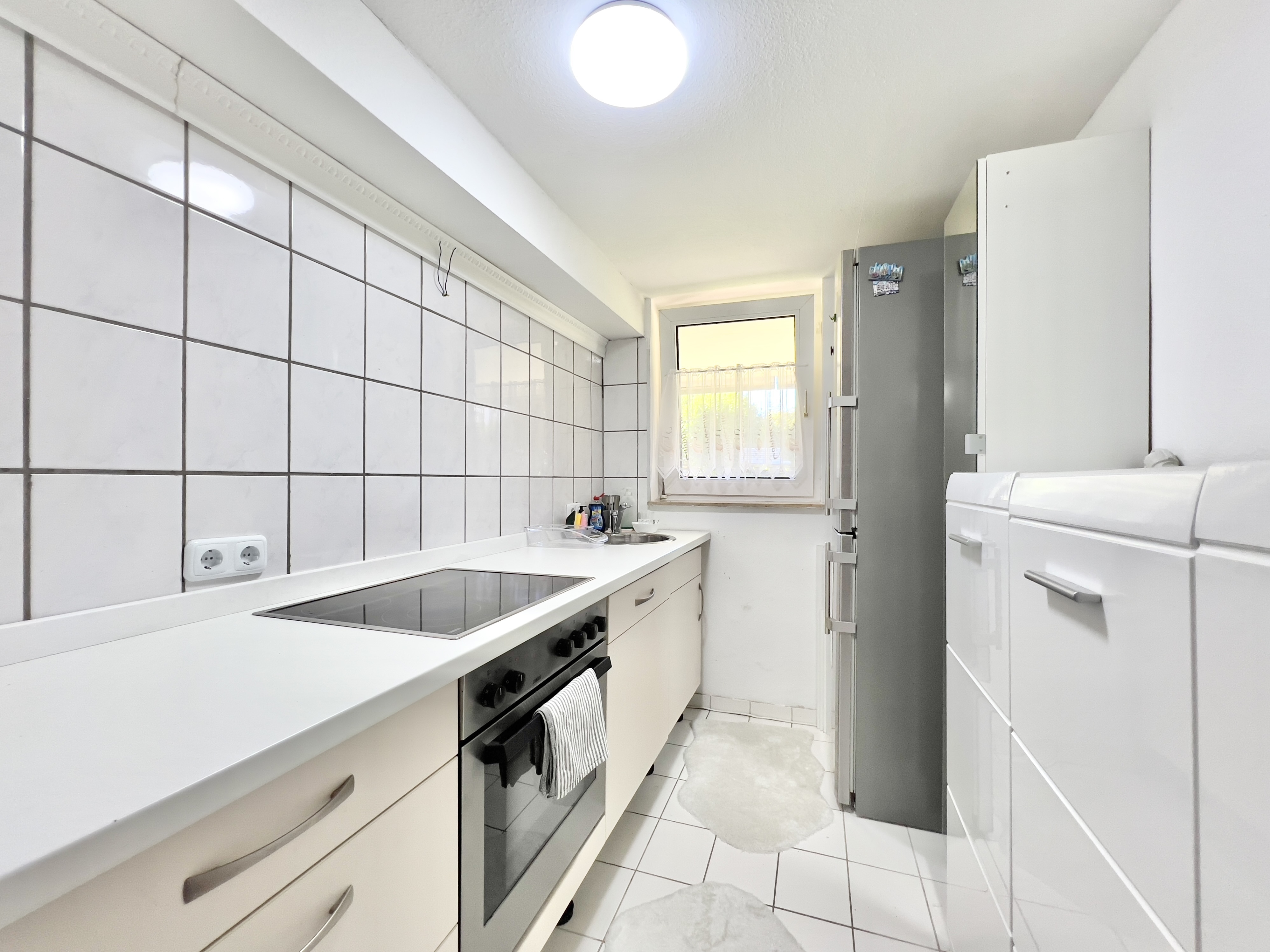 TOP-GEPFLEGT UND MÖBLIERT 🤩 2-Zimmer-Wohnung mit Stellplatz in Köln-Porz!