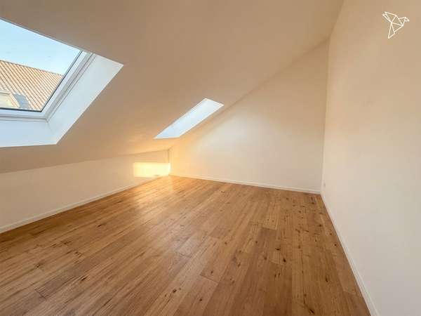 Hochwertige Dachgeschosswohnung mit Garagenstellplatz in Darmstadt