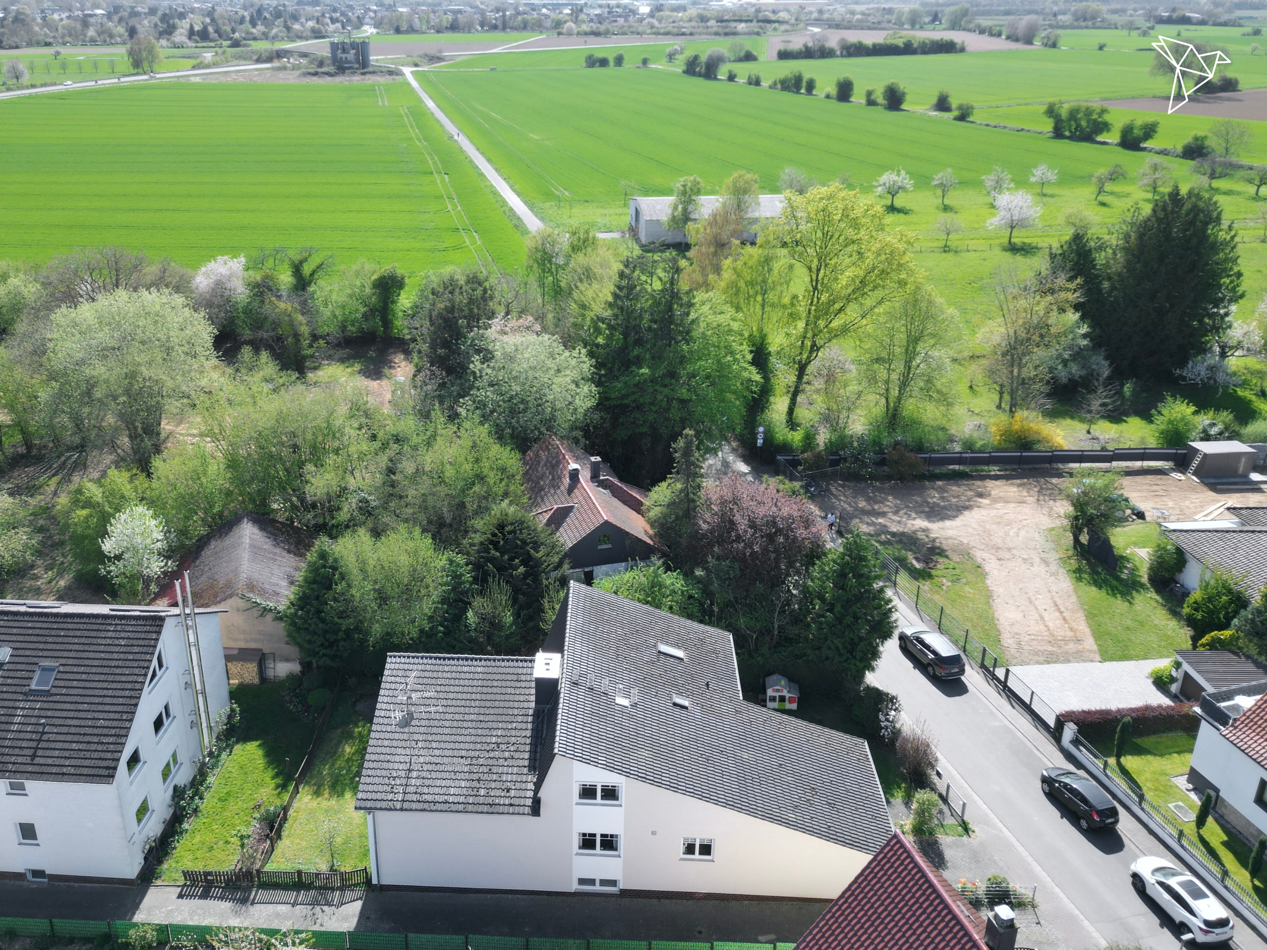 FELDRANDLAGE 🤩 Modernes Zweifamilienhaus mit Garten in Neuberg!