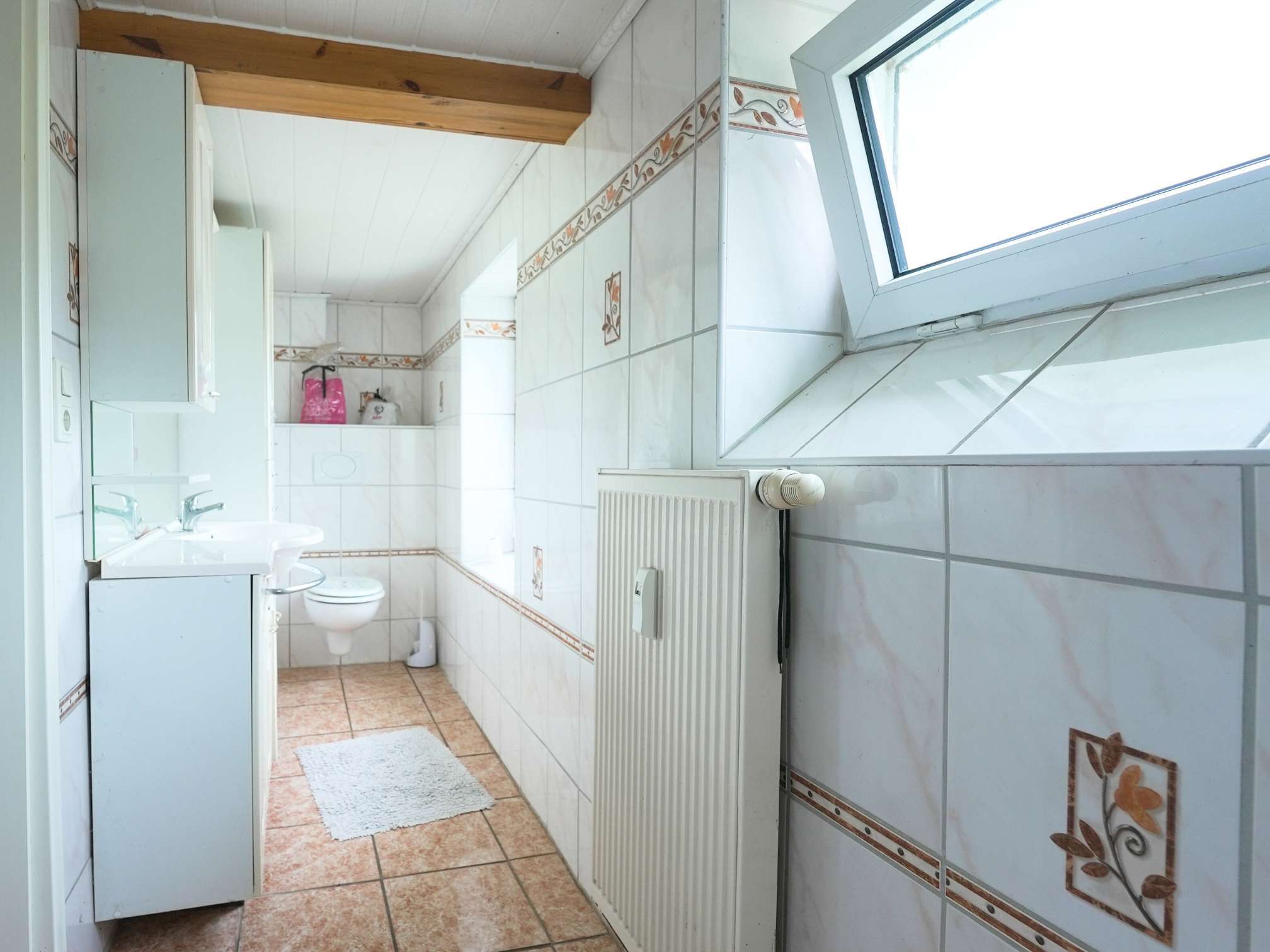 IDYLLISCHES LANDANWESEN MIT HISTORISCHEM FLAIR 🏡 Viel Platz, Scheune & Mieteinnahmen in Hennen!