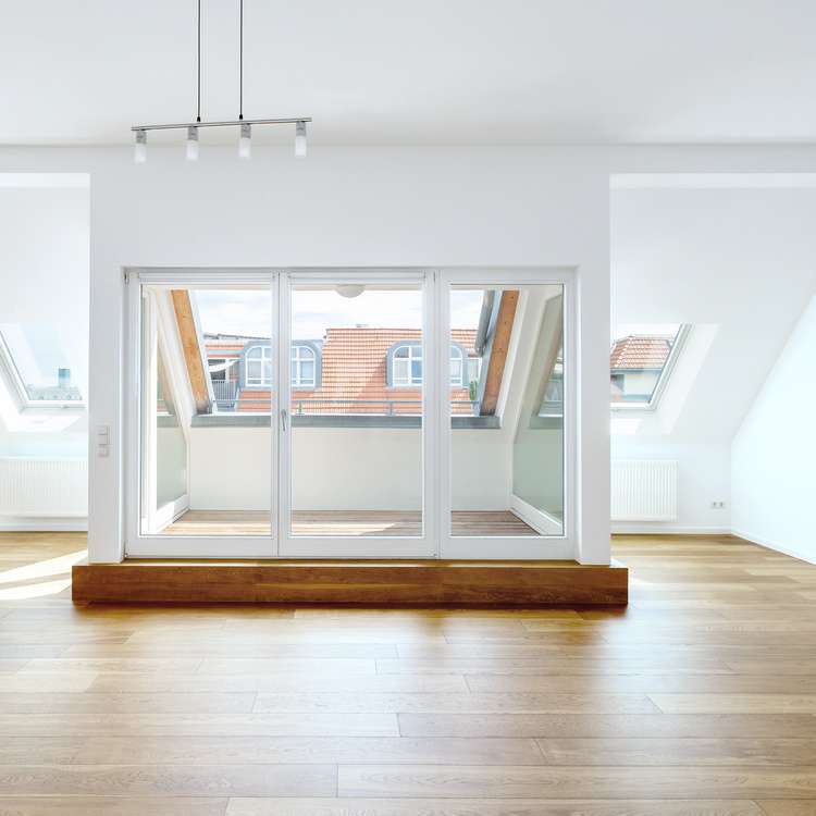 Wohn- und Lebensqualität im Kiez und über dem Kiez: Renovierte Dachgeschosswohnung im Graefekiez