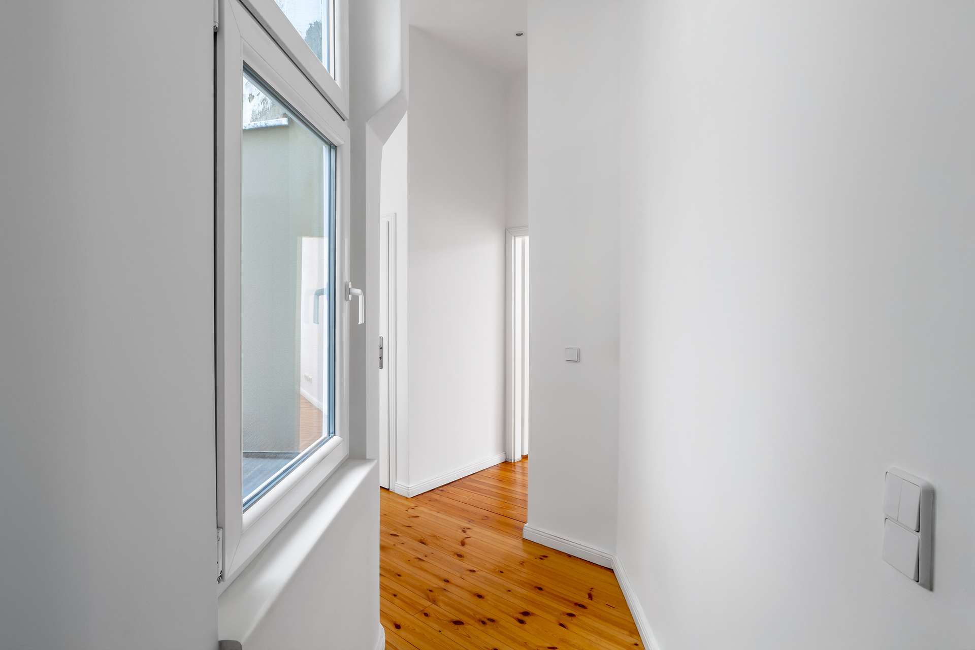 rear hallway | Güntzelstraße